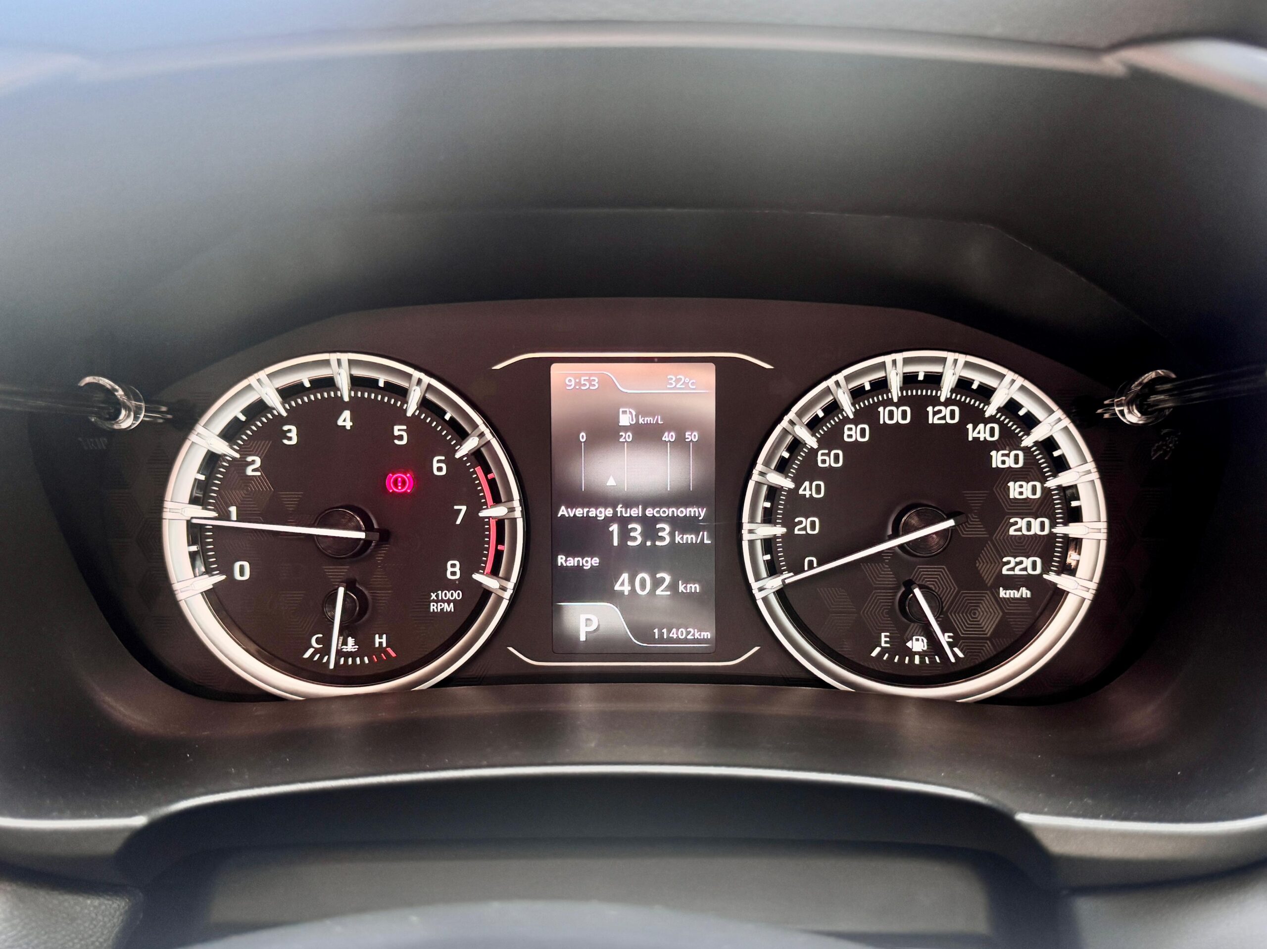 GRAND VITARA GX AT HITAM 2024 - Gambar 8