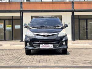 AVANZA VELOZ 1.5 AT HITAM 2012