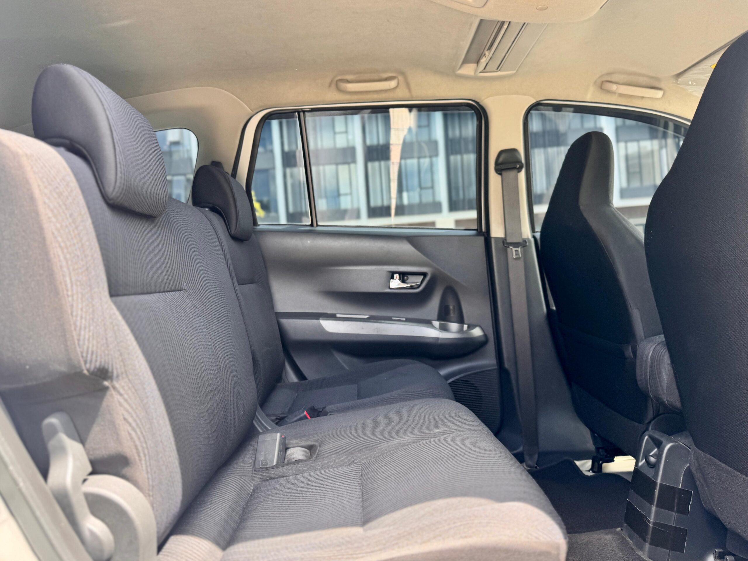 SIGRA R DELUXE AT SILVER 2018 - Gambar 13