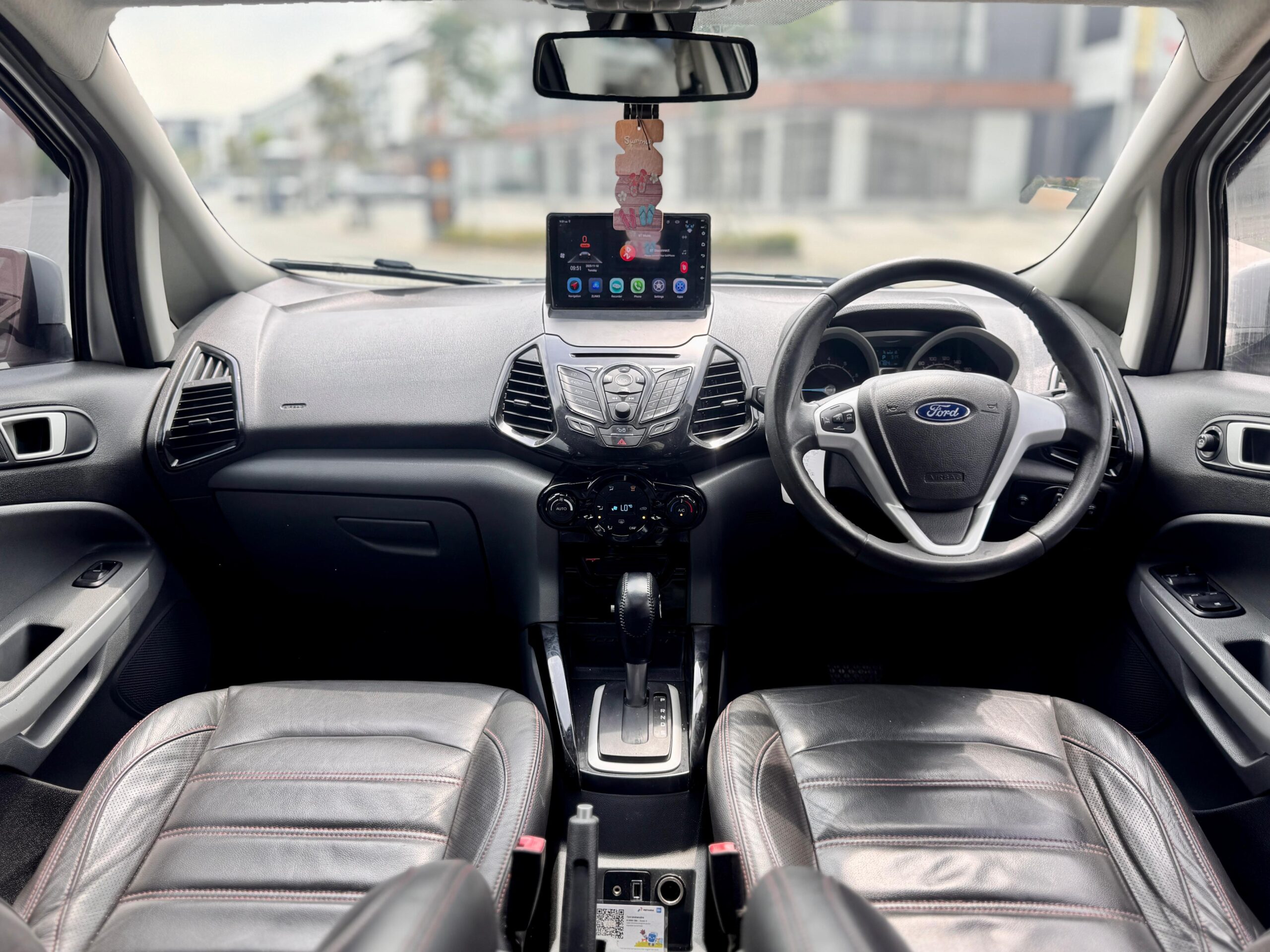 ECOSPORT TITANIUM AT SILVER 2014 - Gambar 9