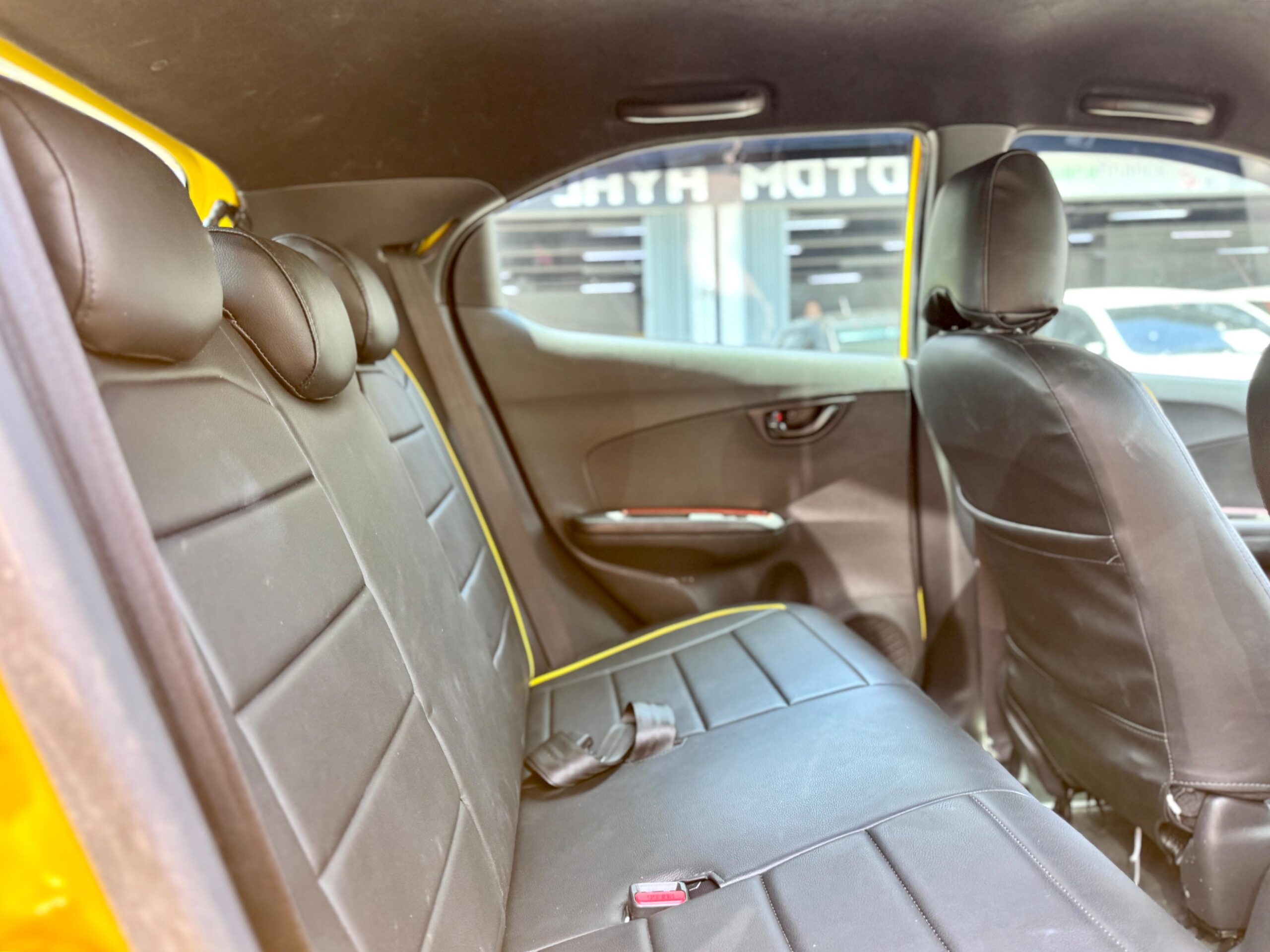 BRIO RS AT KUNING 2020 - Gambar 13