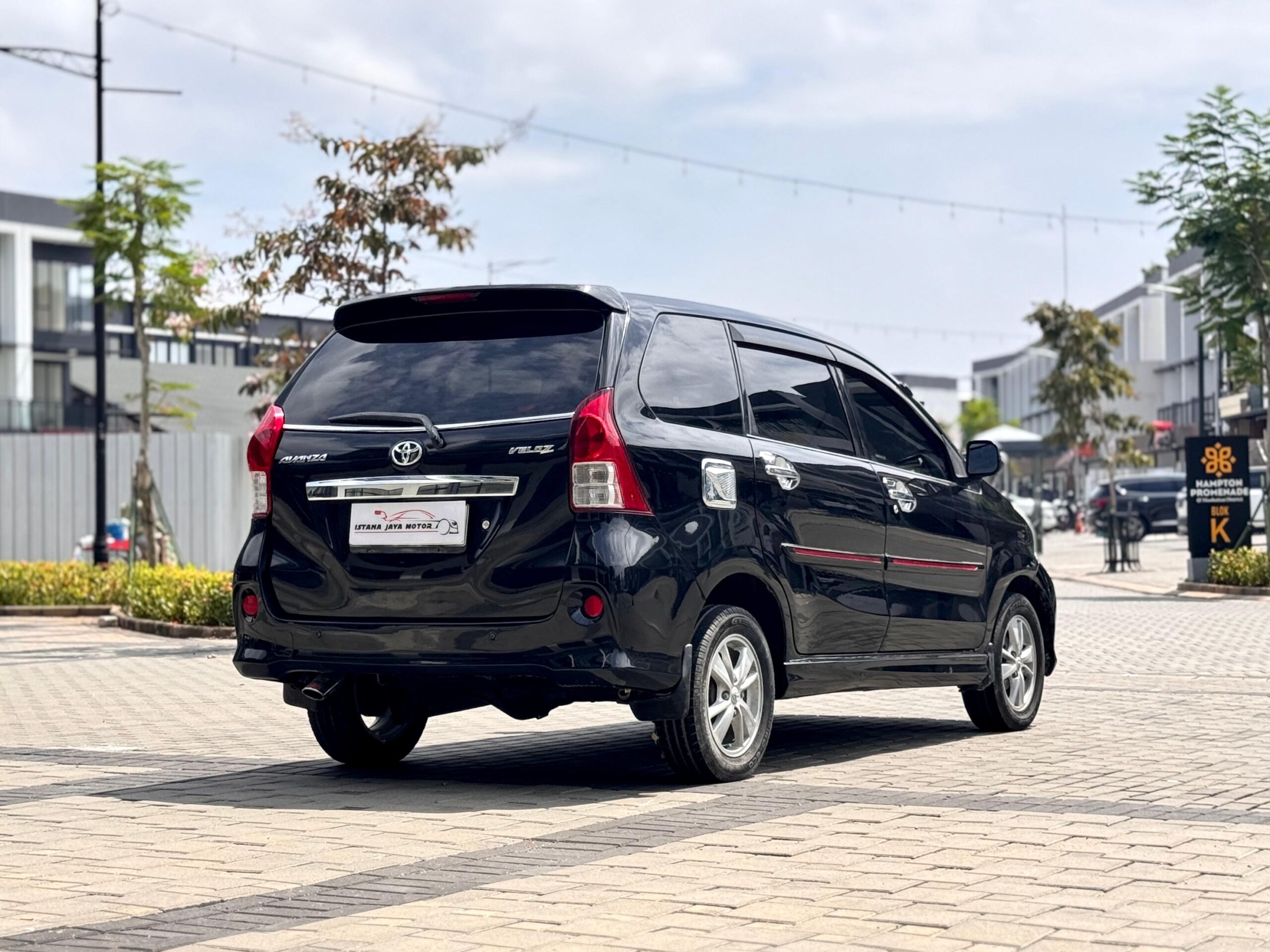 AVANZA VELOZ 1.5 AT HITAM 2012 - Gambar 5