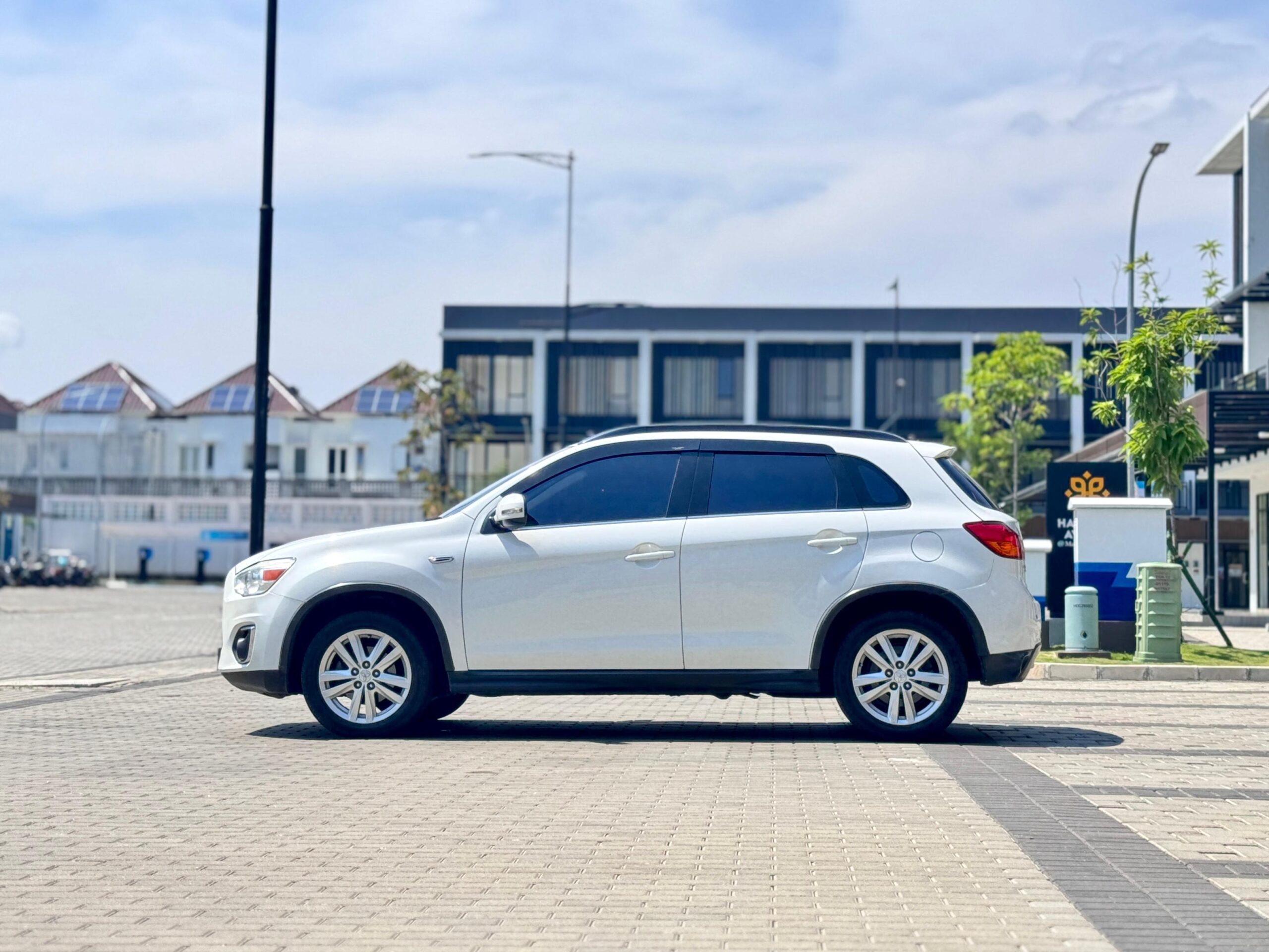 OUTLANDER 2.0 GLS AT PUTIH 2014 - Gambar 6