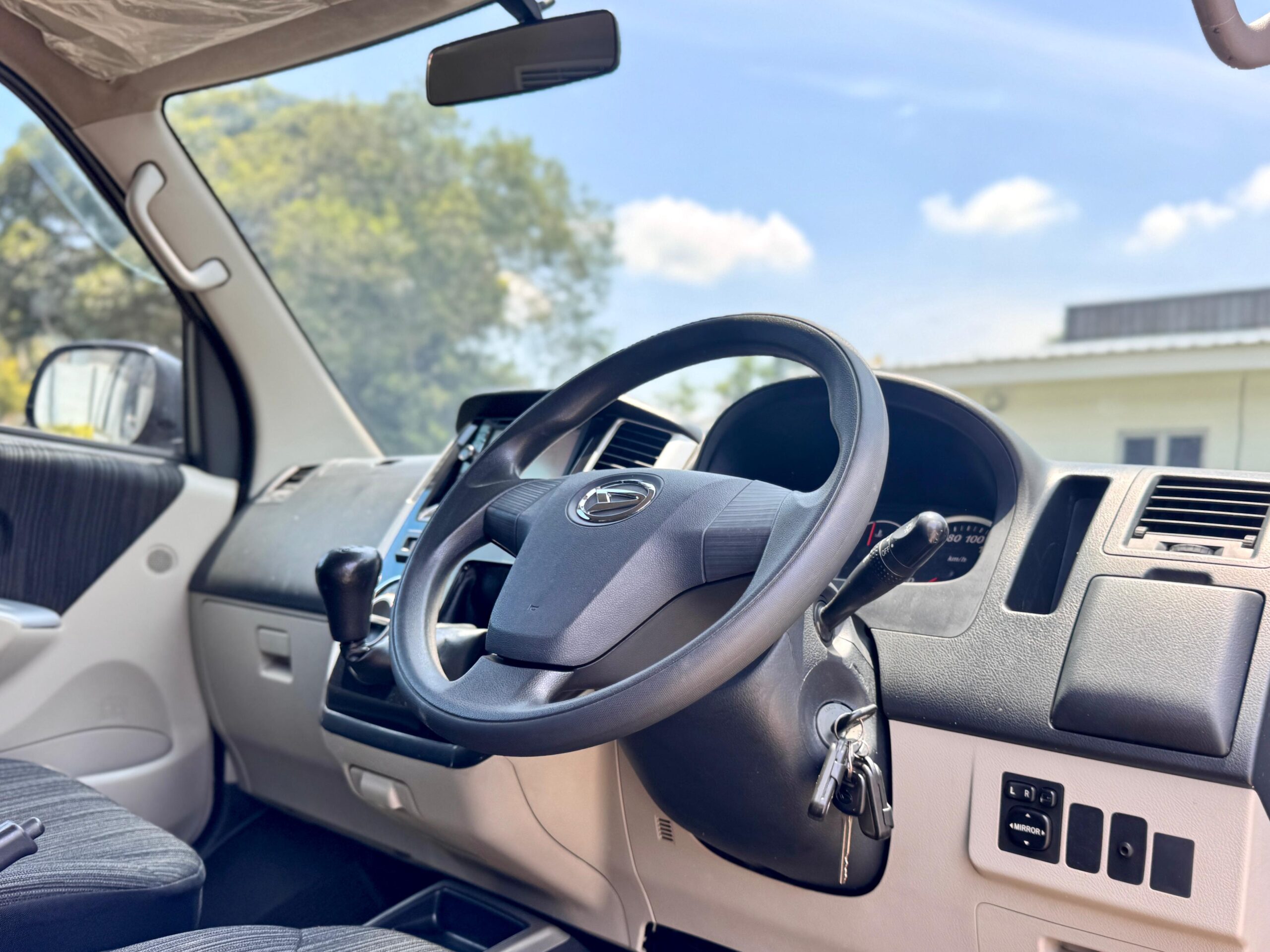 LUXIO MT HITAM 2020 - Gambar 10