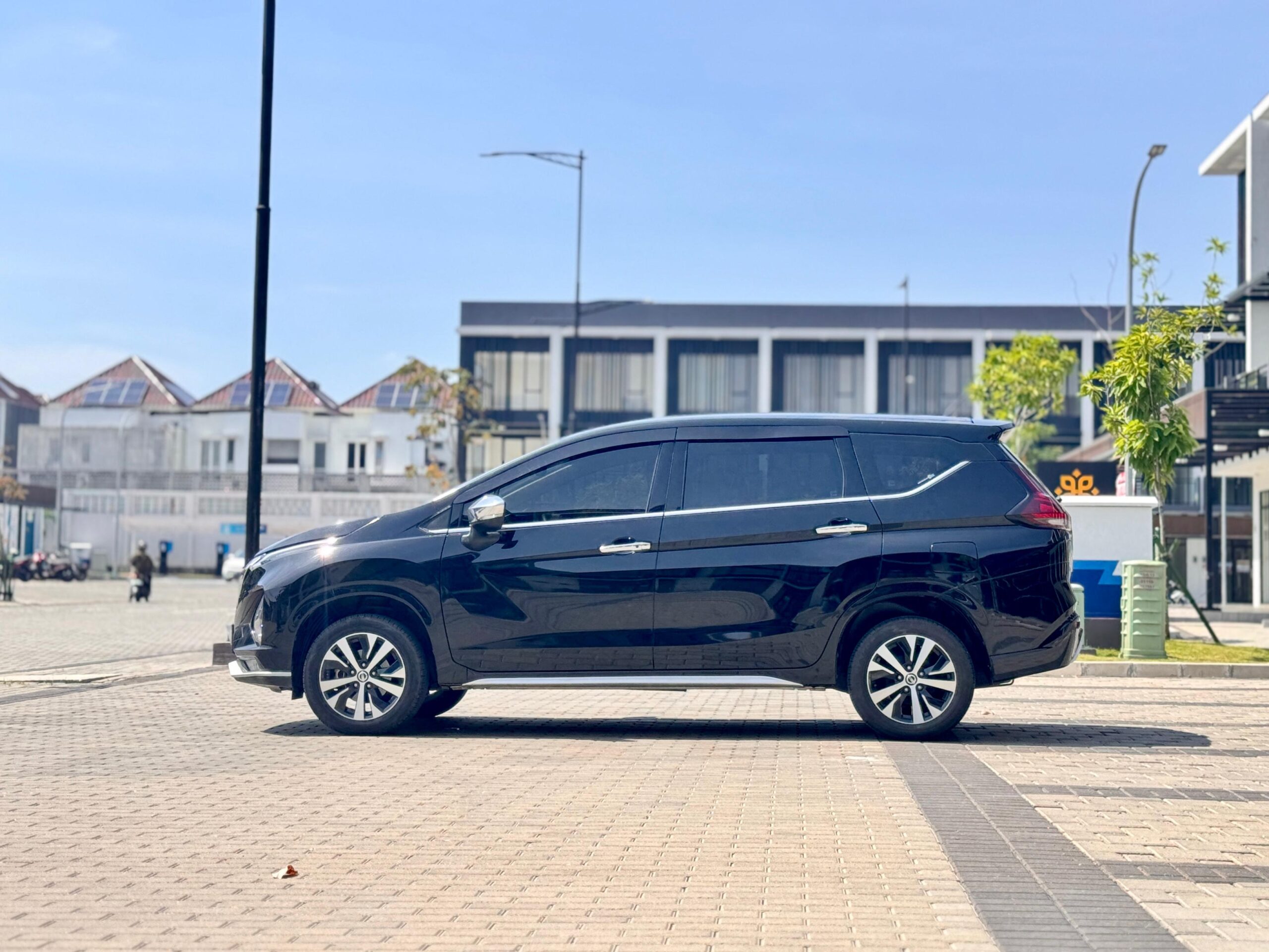 LIVINA VL AT HITAM 2021 - Gambar 7