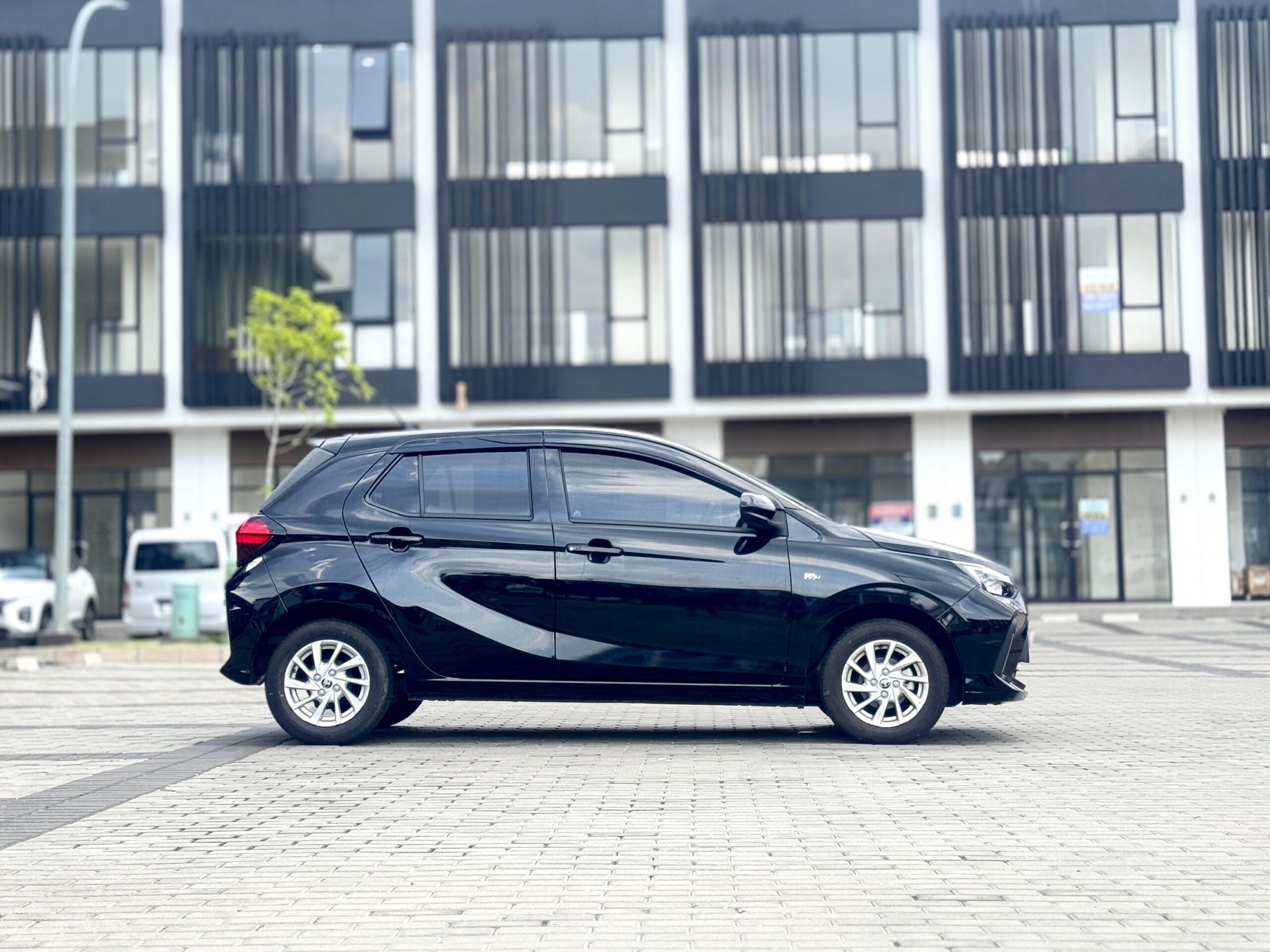 AGYA 1.2 G MT HITAM 2024 - Gambar 6