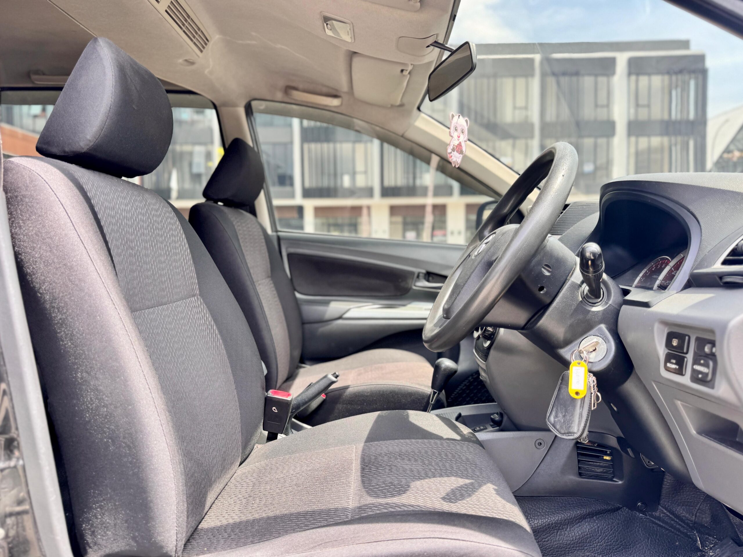 AVANZA VELOZ 1.5 AT HITAM 2012 - Gambar 11