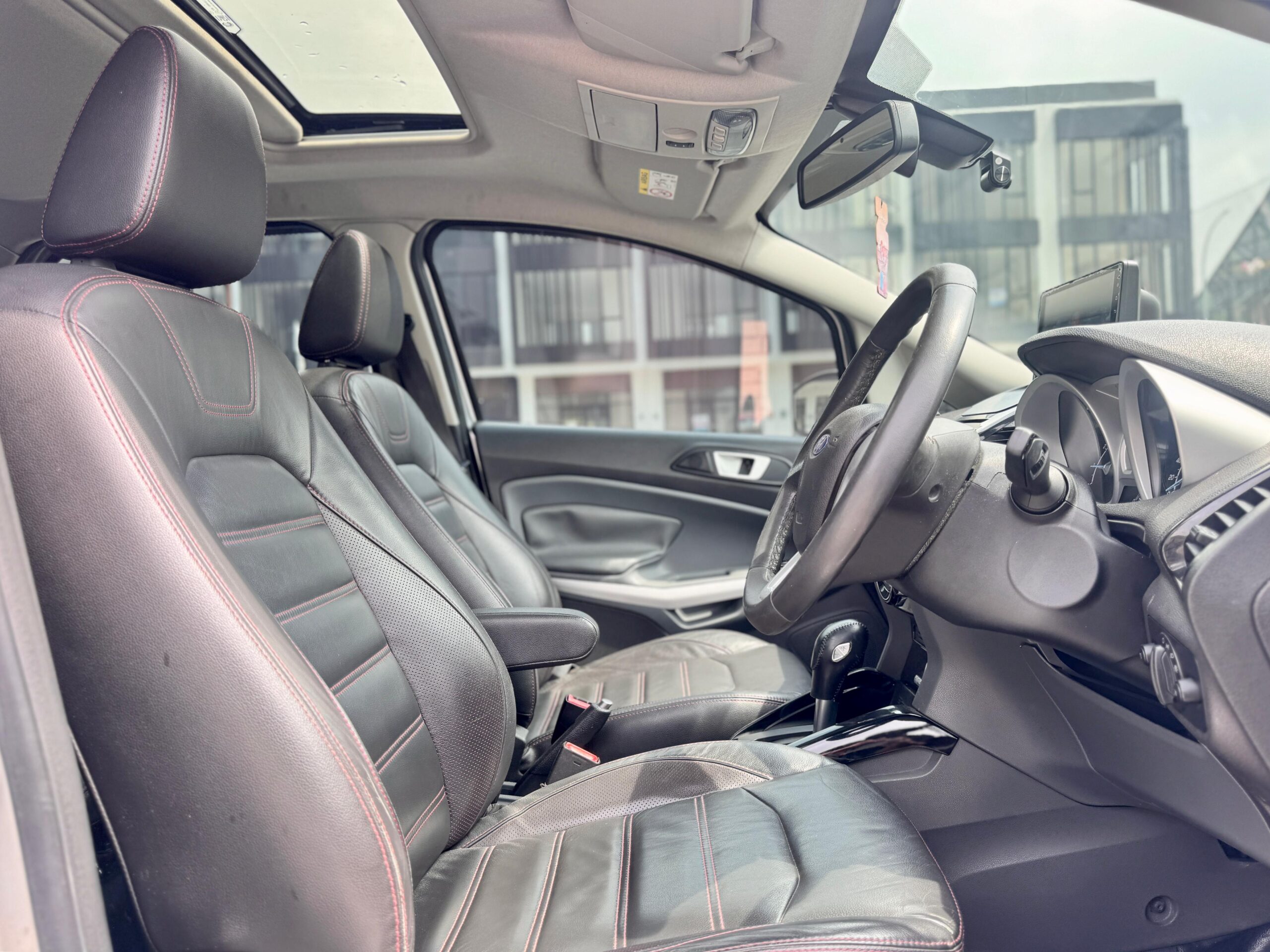 ECOSPORT TITANIUM AT SILVER 2014 - Gambar 11