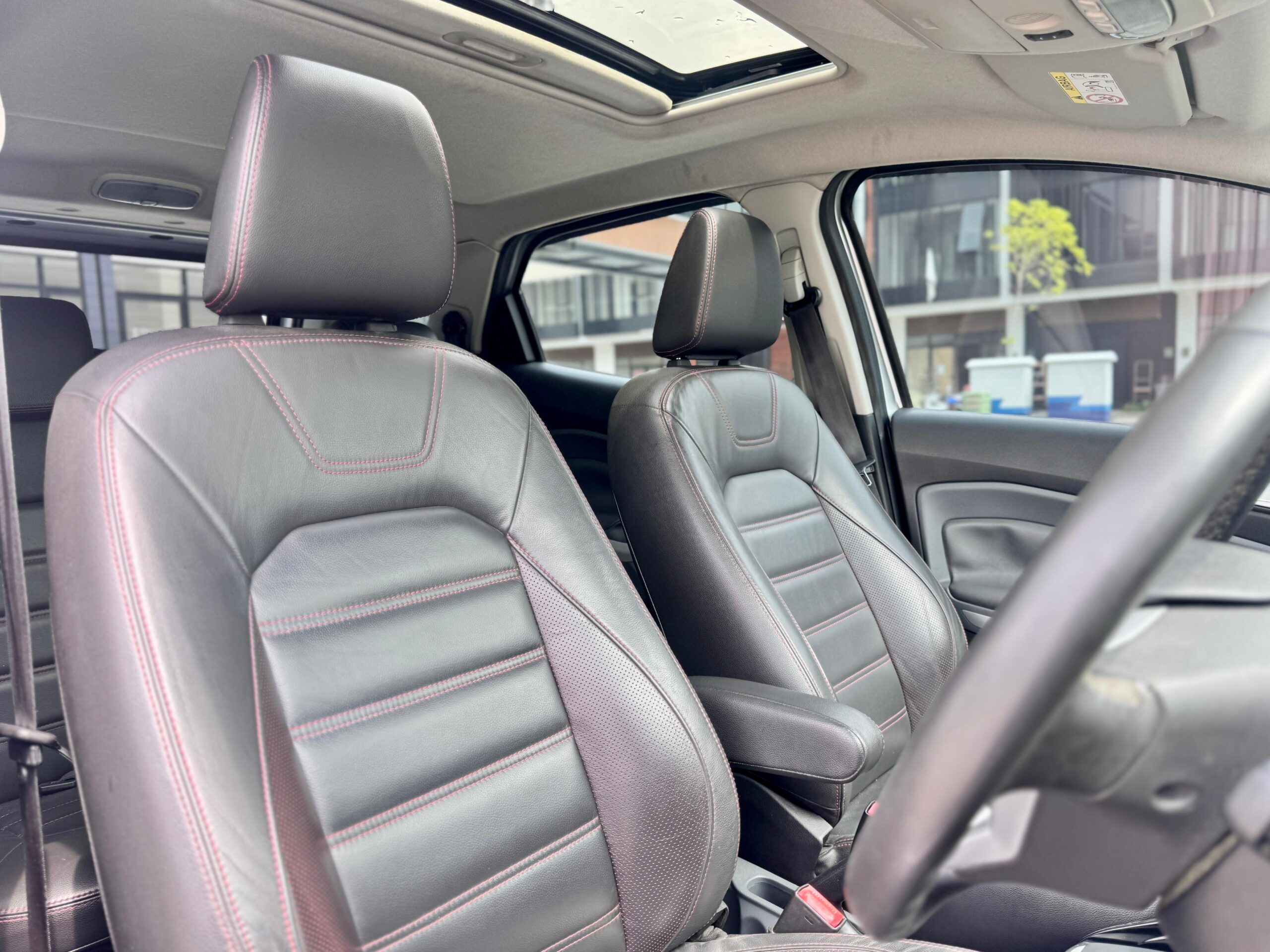 ECOSPORT TITANIUM AT SILVER 2014 - Gambar 12