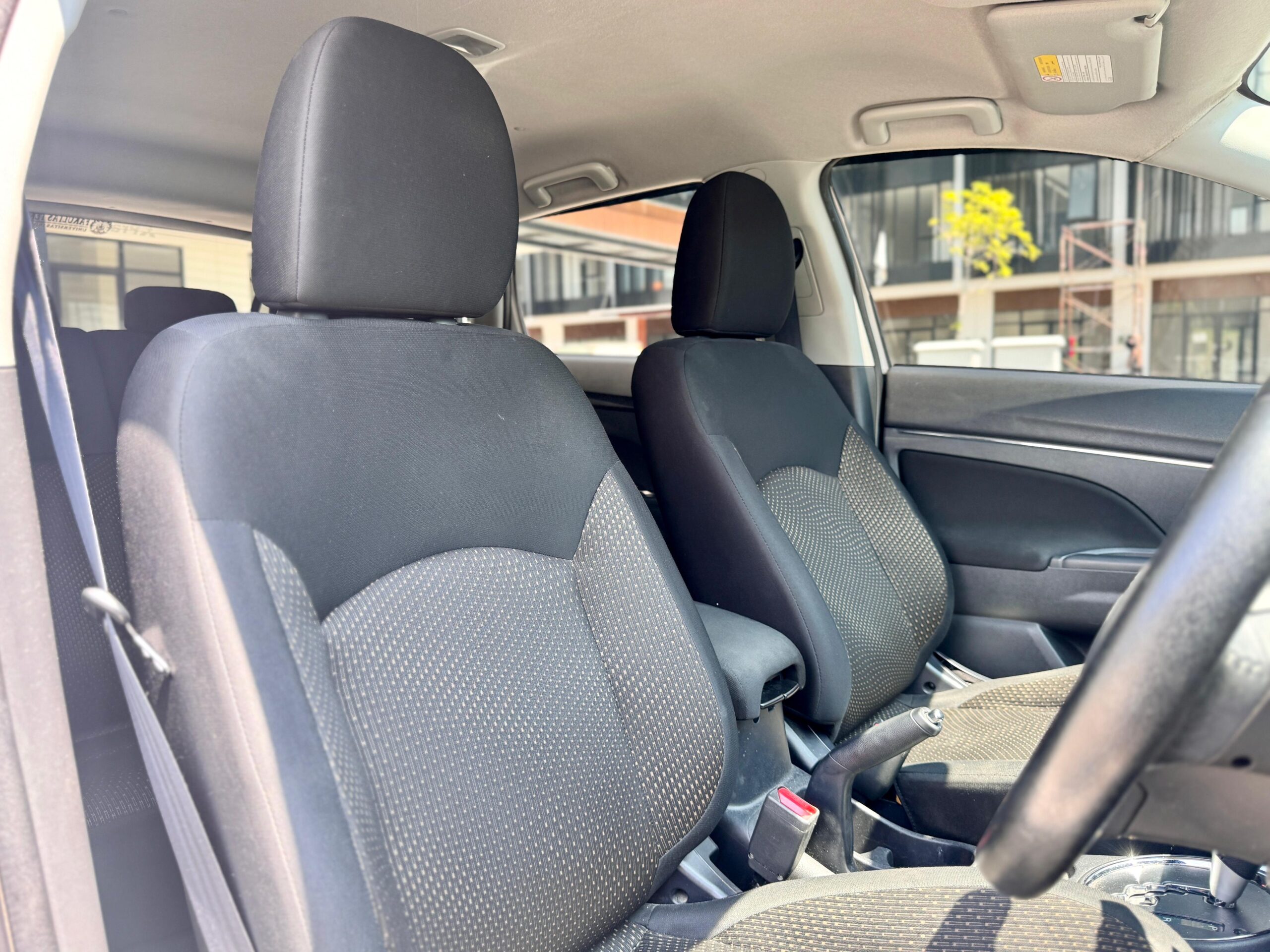 OUTLANDER 2.0 GLS AT PUTIH 2014 - Gambar 12