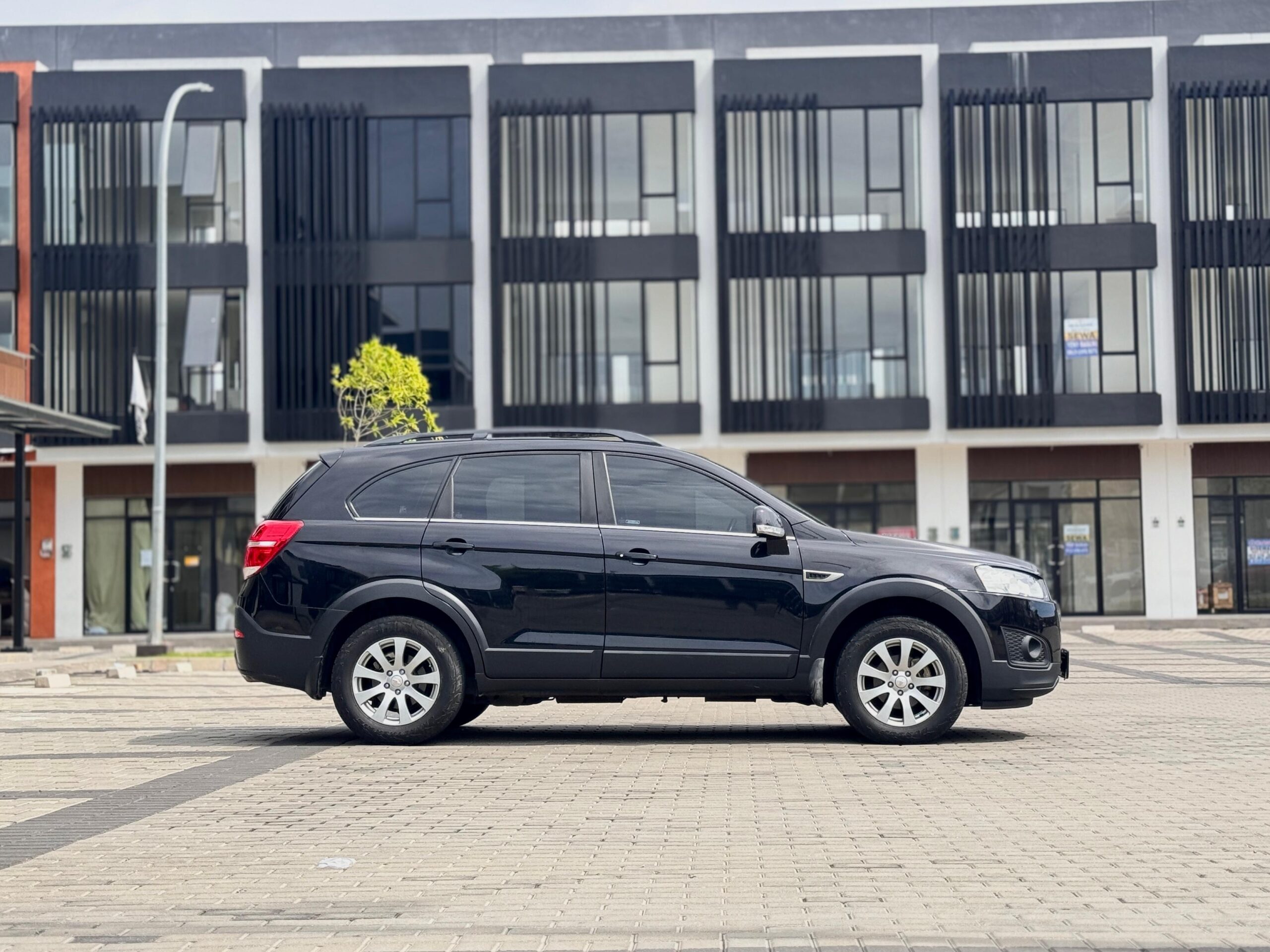 CAPTIVA 2.0 DIESEL AT HITAM 2015 - Gambar 5