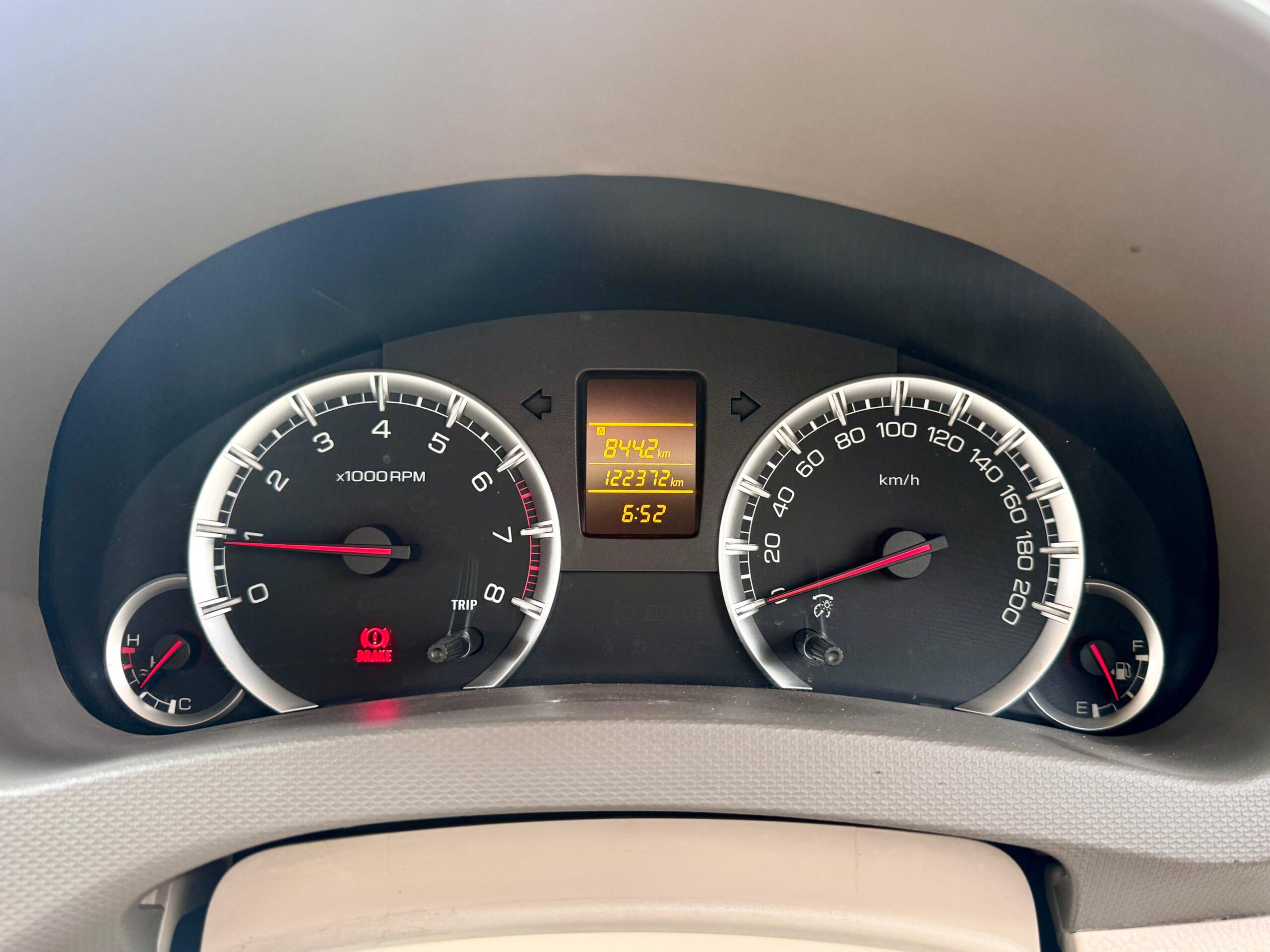 ERTIGA GL MT PUTIH 2013 - Gambar 8