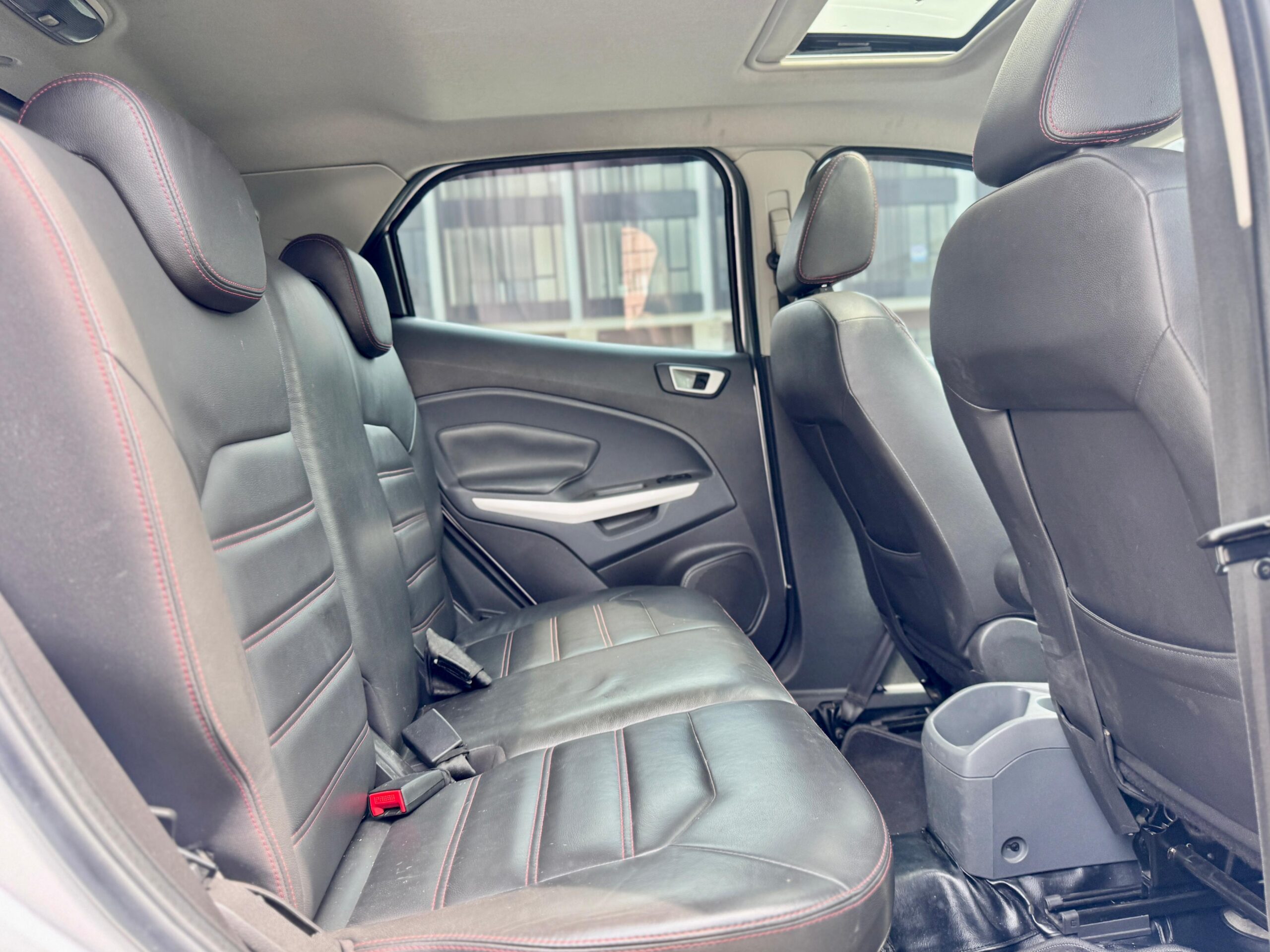 ECOSPORT TITANIUM AT SILVER 2014 - Gambar 14