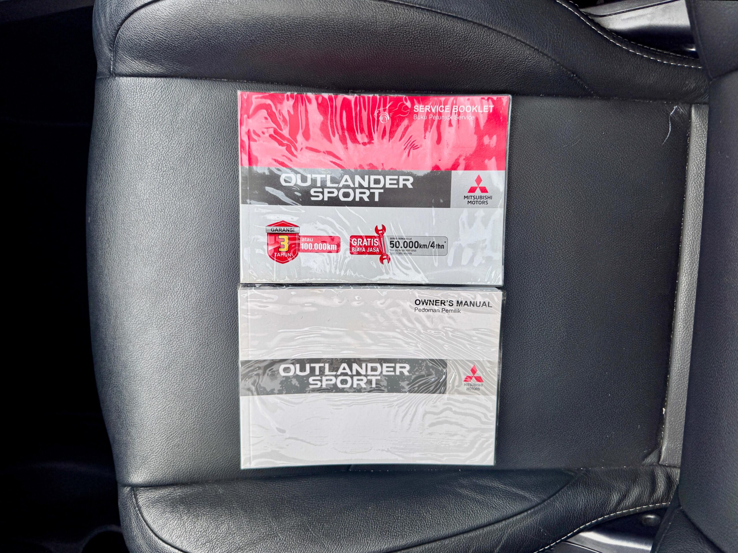 OUTLANDER PX AT HITAM 2018 - Gambar 15