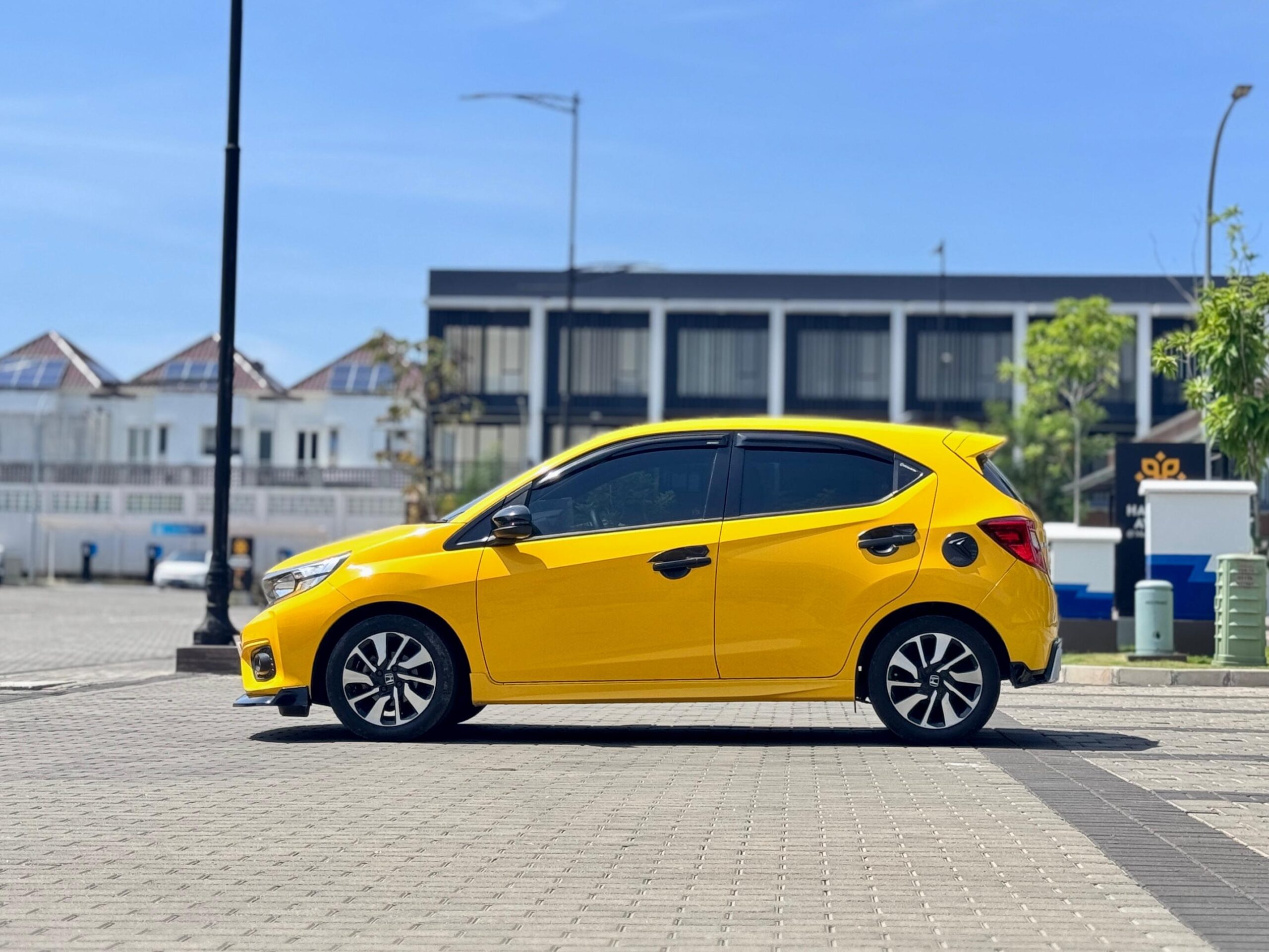BRIO RS AT KUNING 2020 - Gambar 7