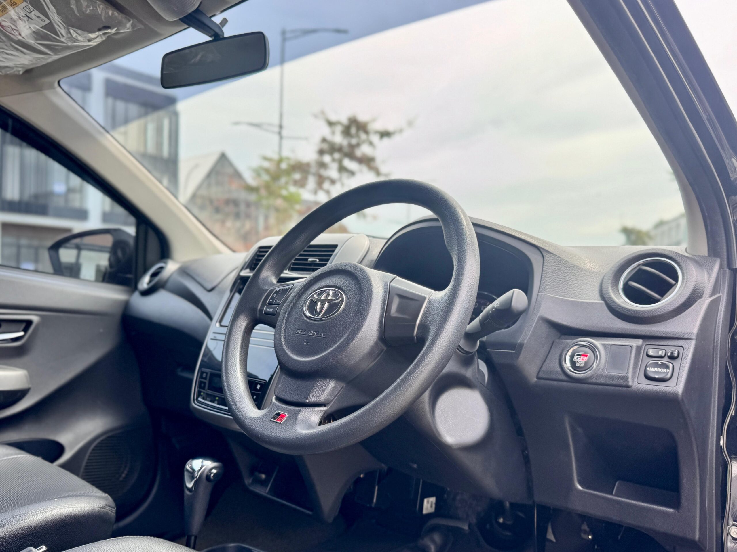 AGYA GR SPORT AT HITAM 2022 - Gambar 10