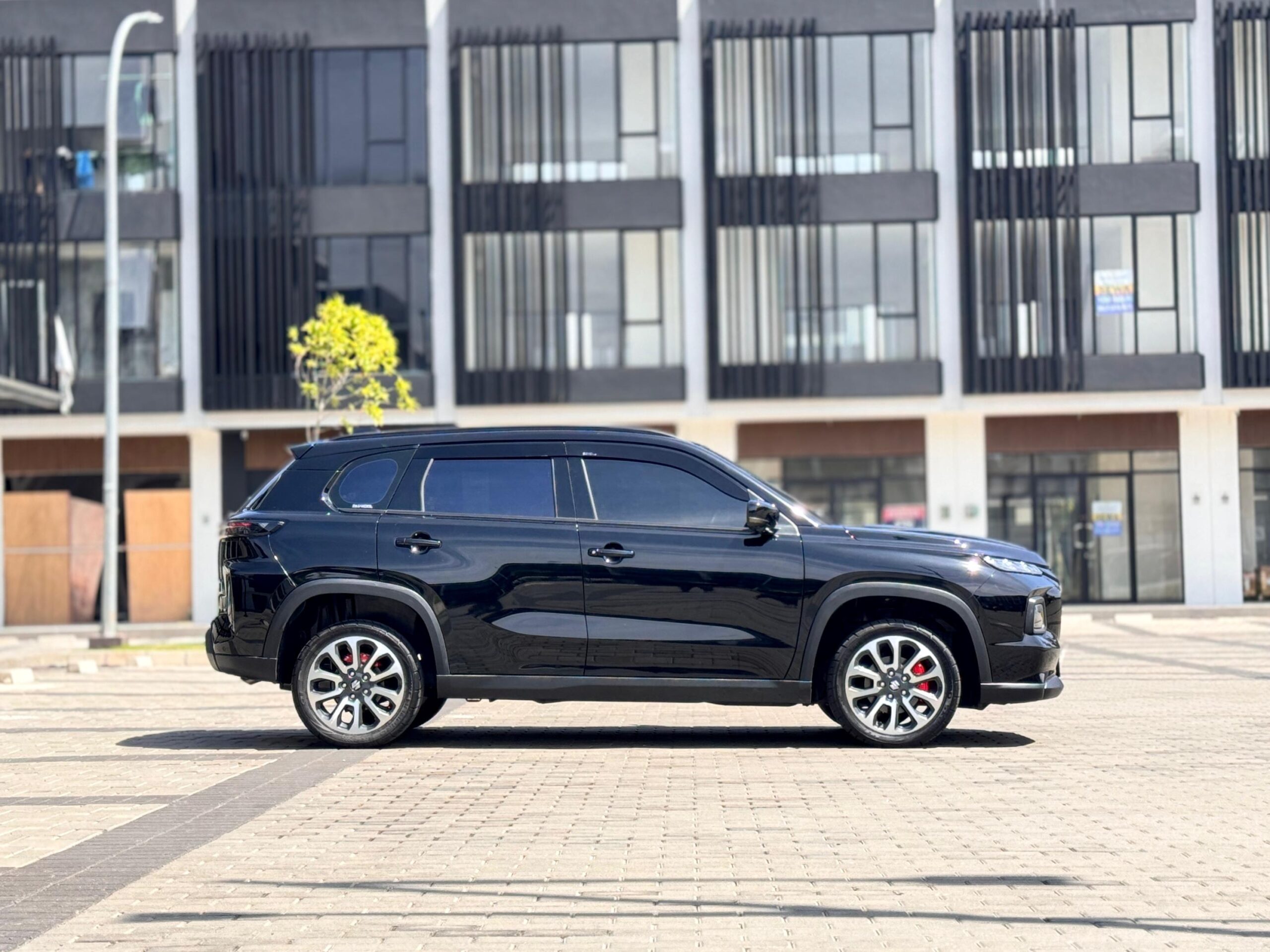 GRAND VITARA GX AT HITAM 2024 - Gambar 7