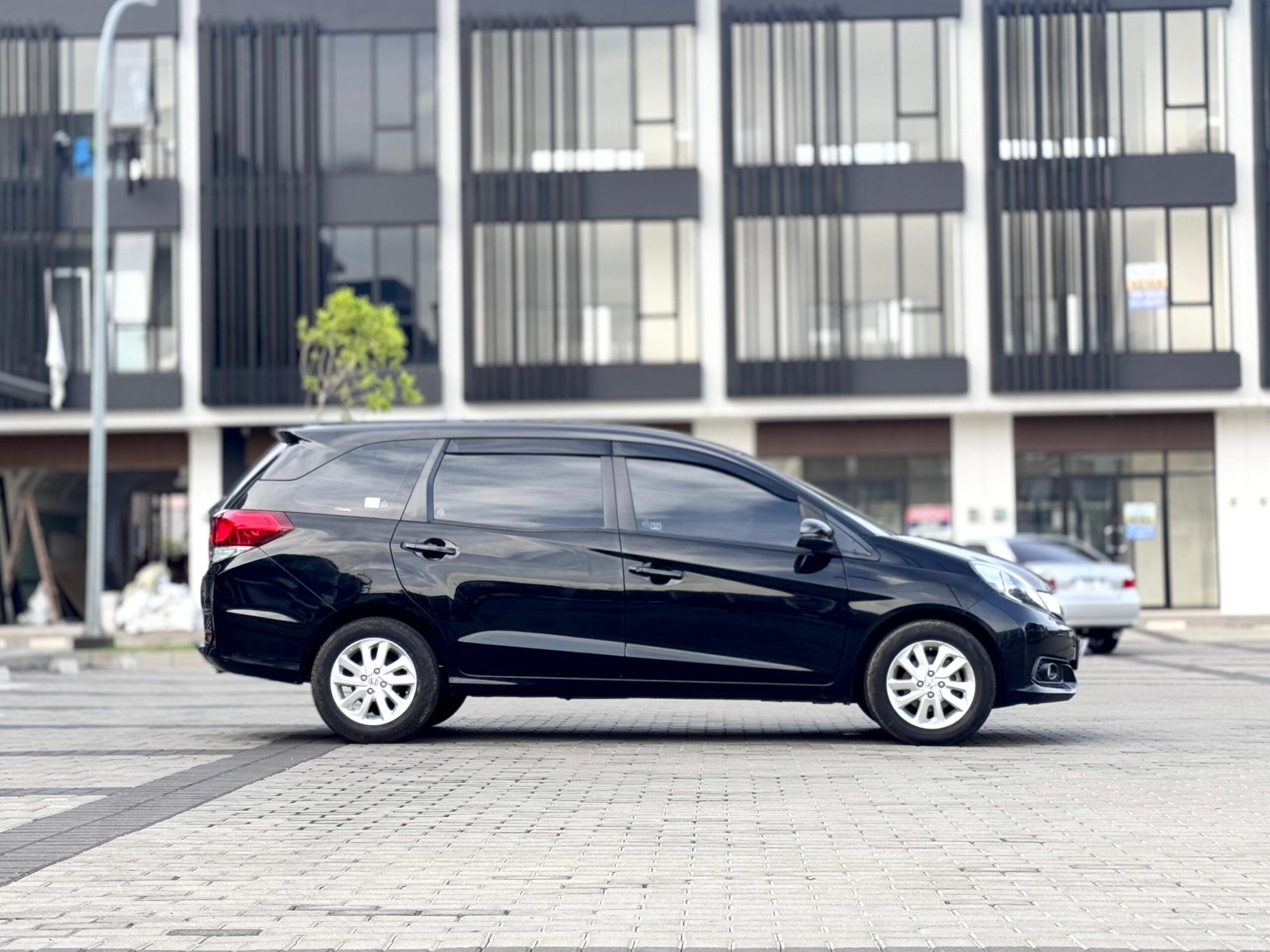 MOBILIO E AT HITAM 2016 - Gambar 5