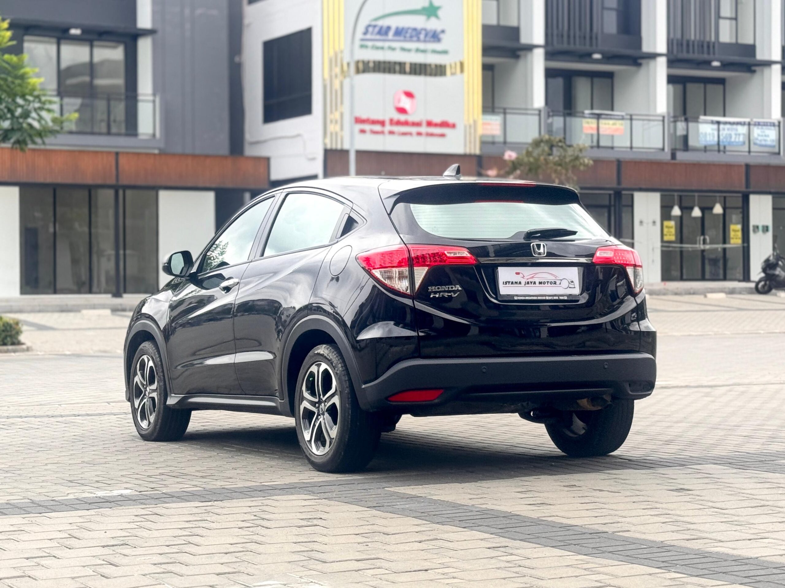 HRV E AT HITAM 2021 - Gambar 6