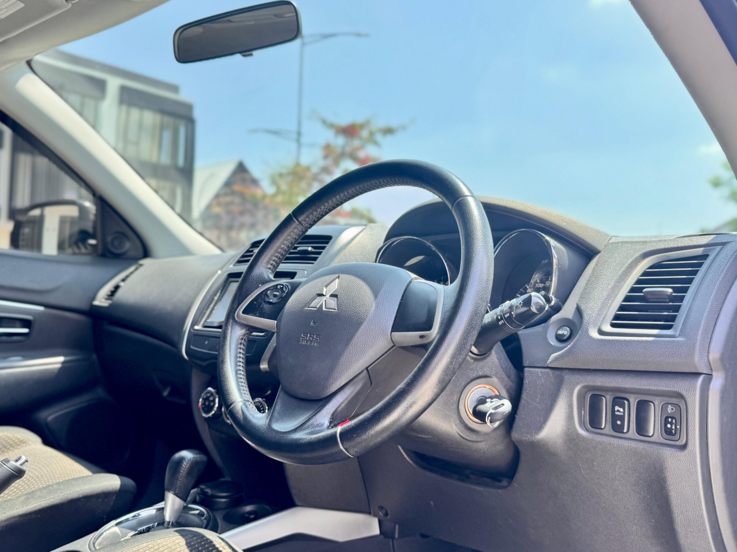 OUTLANDER 2.0 GLS AT PUTIH 2014 - Gambar 11