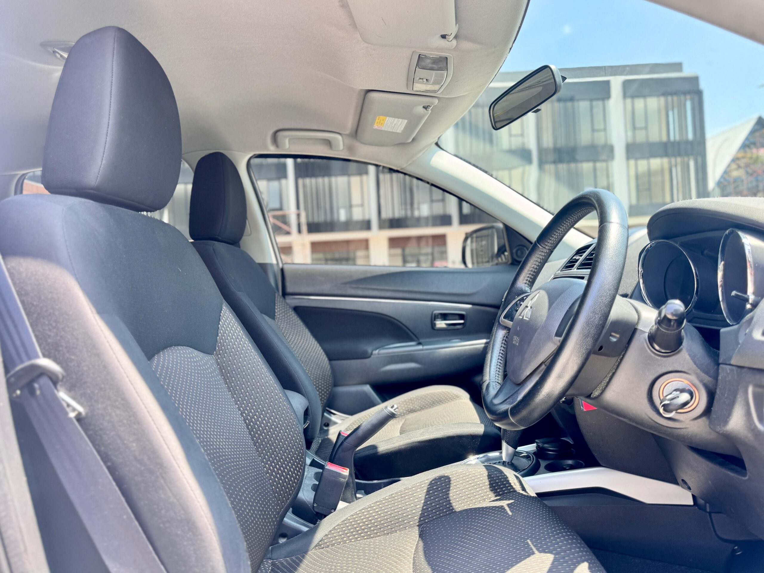 OUTLANDER 2.0 GLS AT PUTIH 2014 - Gambar 10