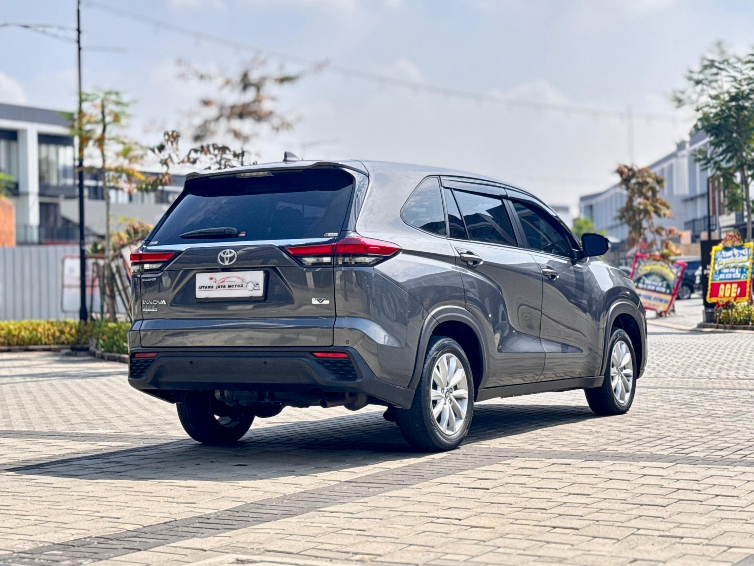 INNOVA ZENIX 2.0 V AT ABU 2022 - Gambar 5