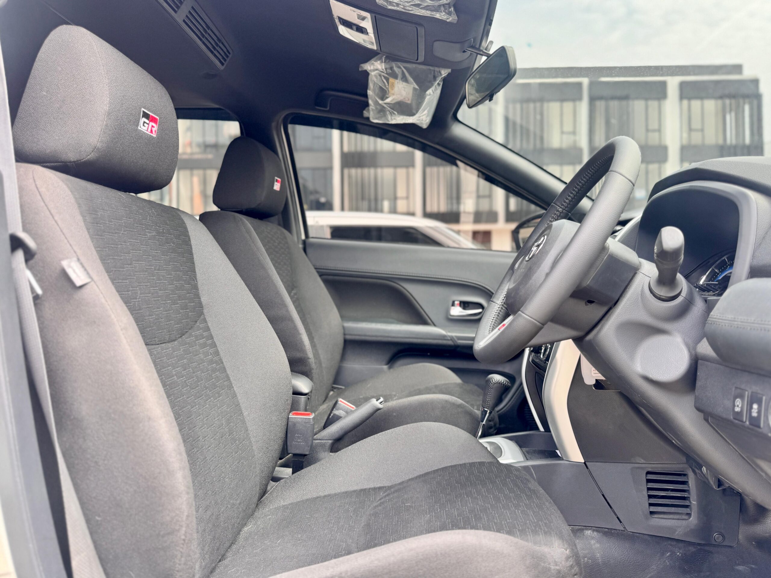 RUSH GR SPORT AT PUTIH 2024 - Gambar 11