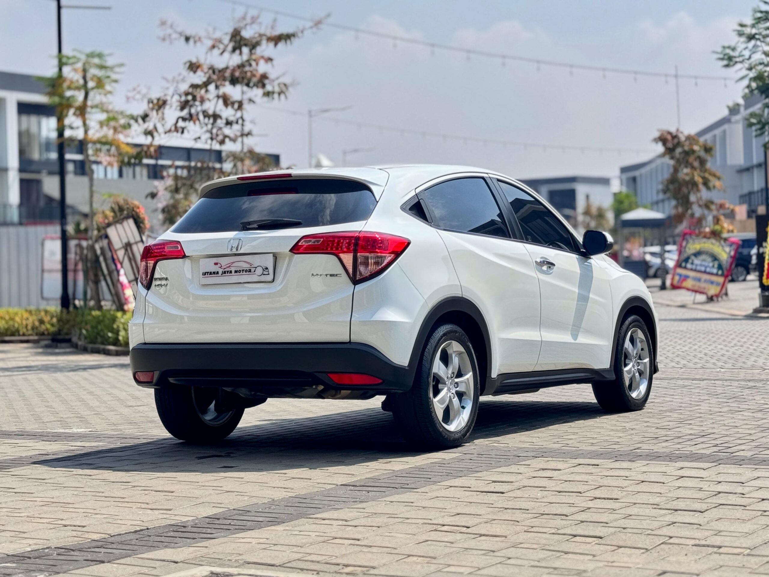 HRV E AT PUTIH 2015 - Gambar 5