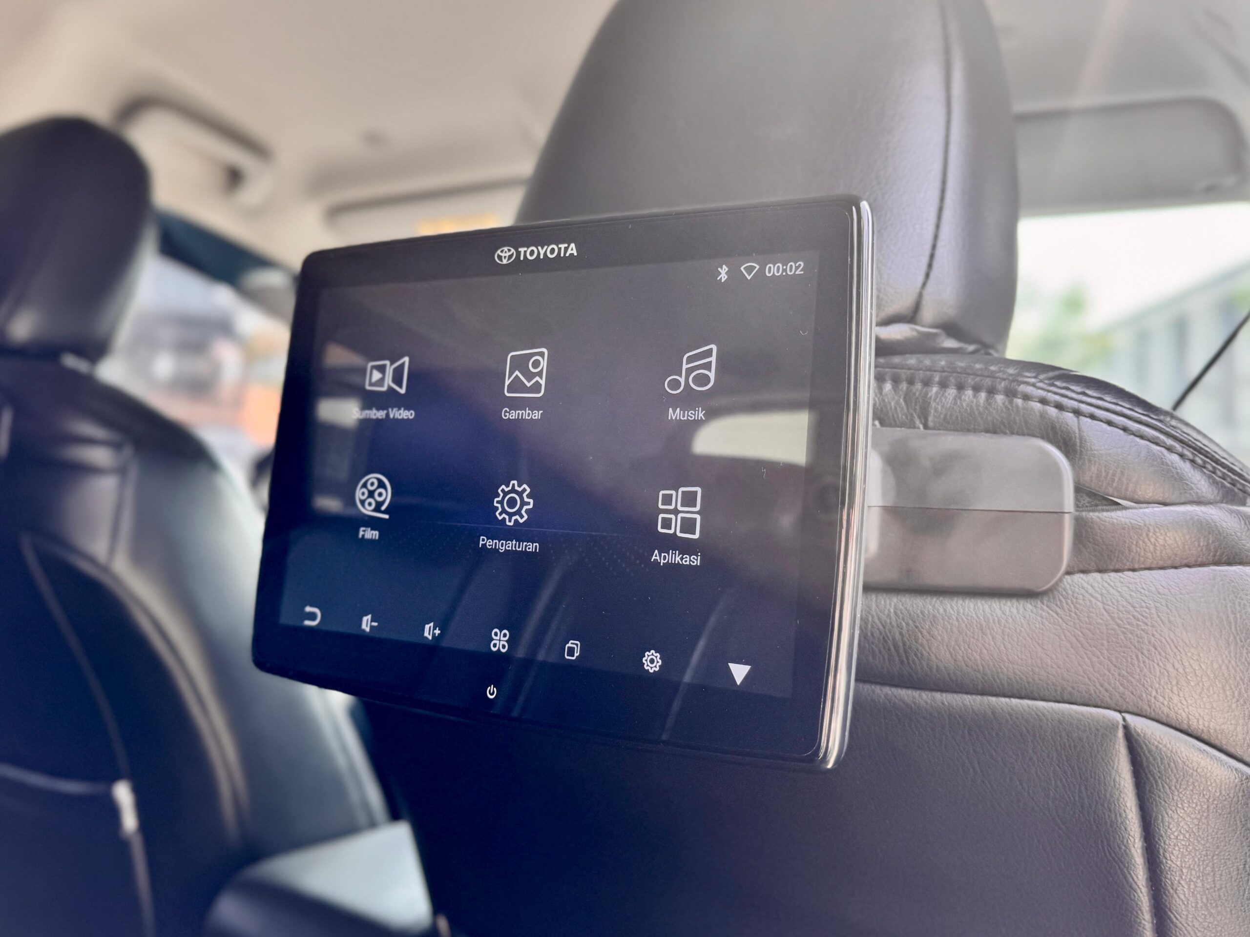 INNOVA ZENIX 2.0 V AT ABU 2022 - Gambar 15