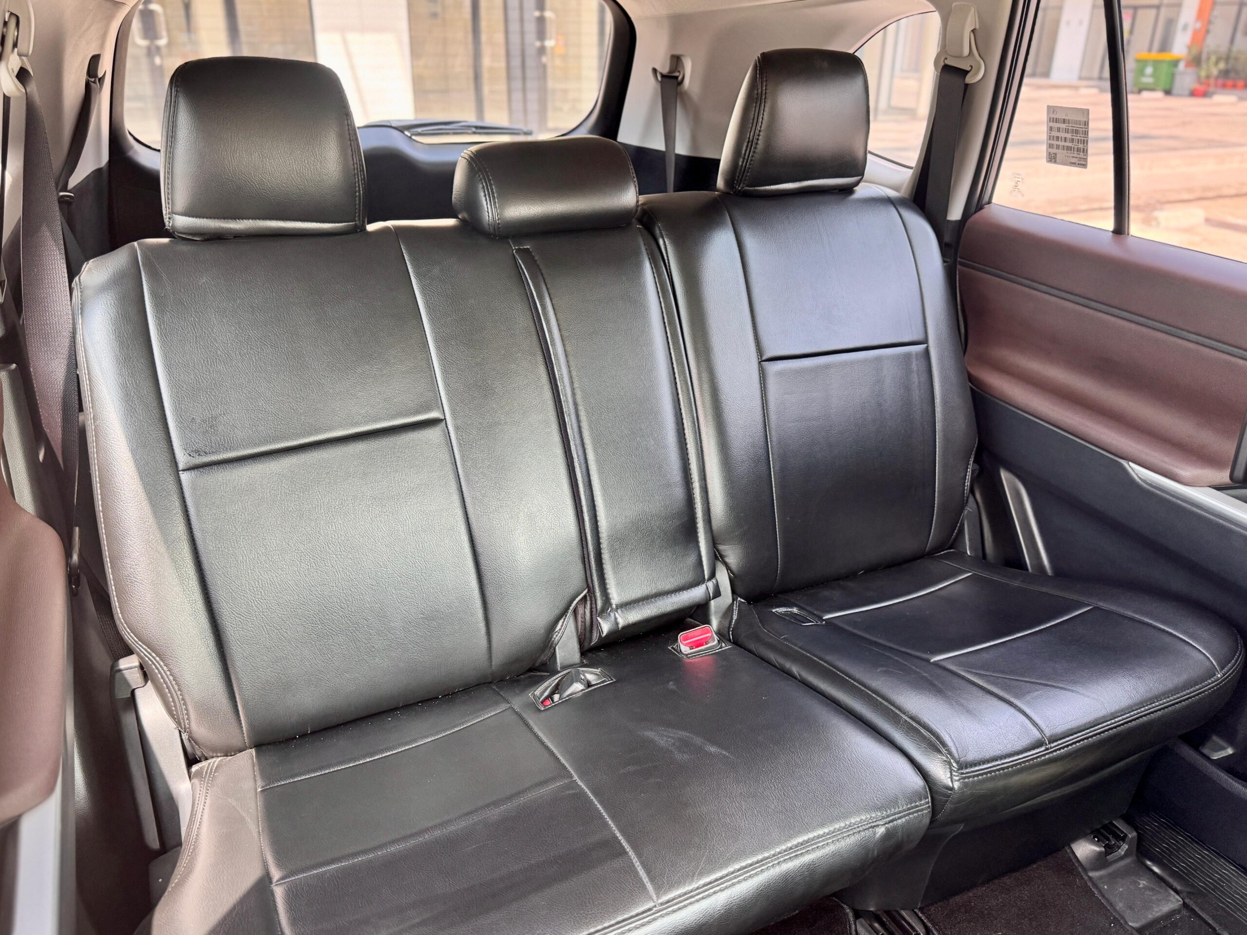 INNOVA ZENIX 2.0 V AT ABU 2022 - Gambar 13