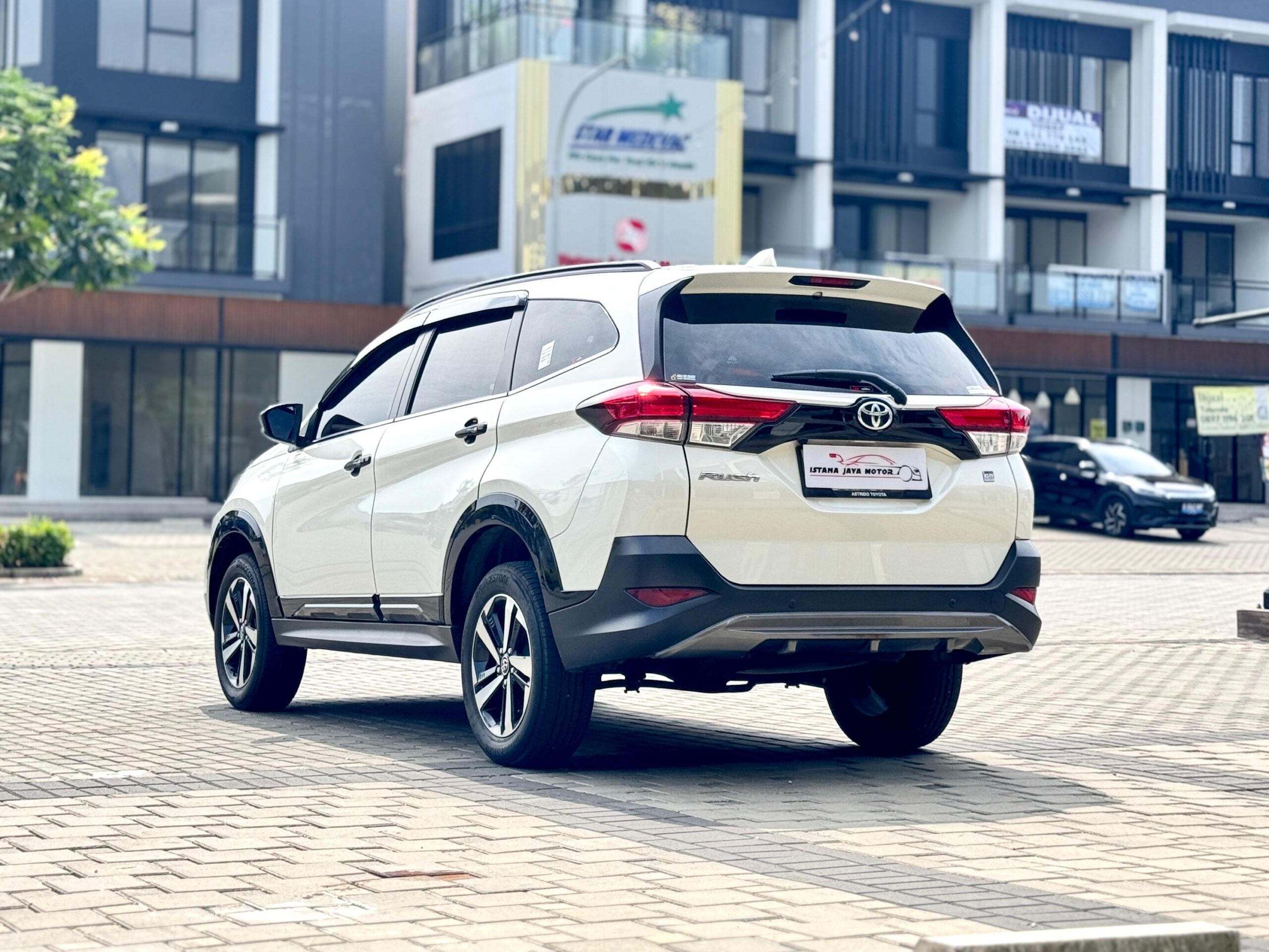 RUSH GR SPORT AT PUTIH 2024 - Gambar 4