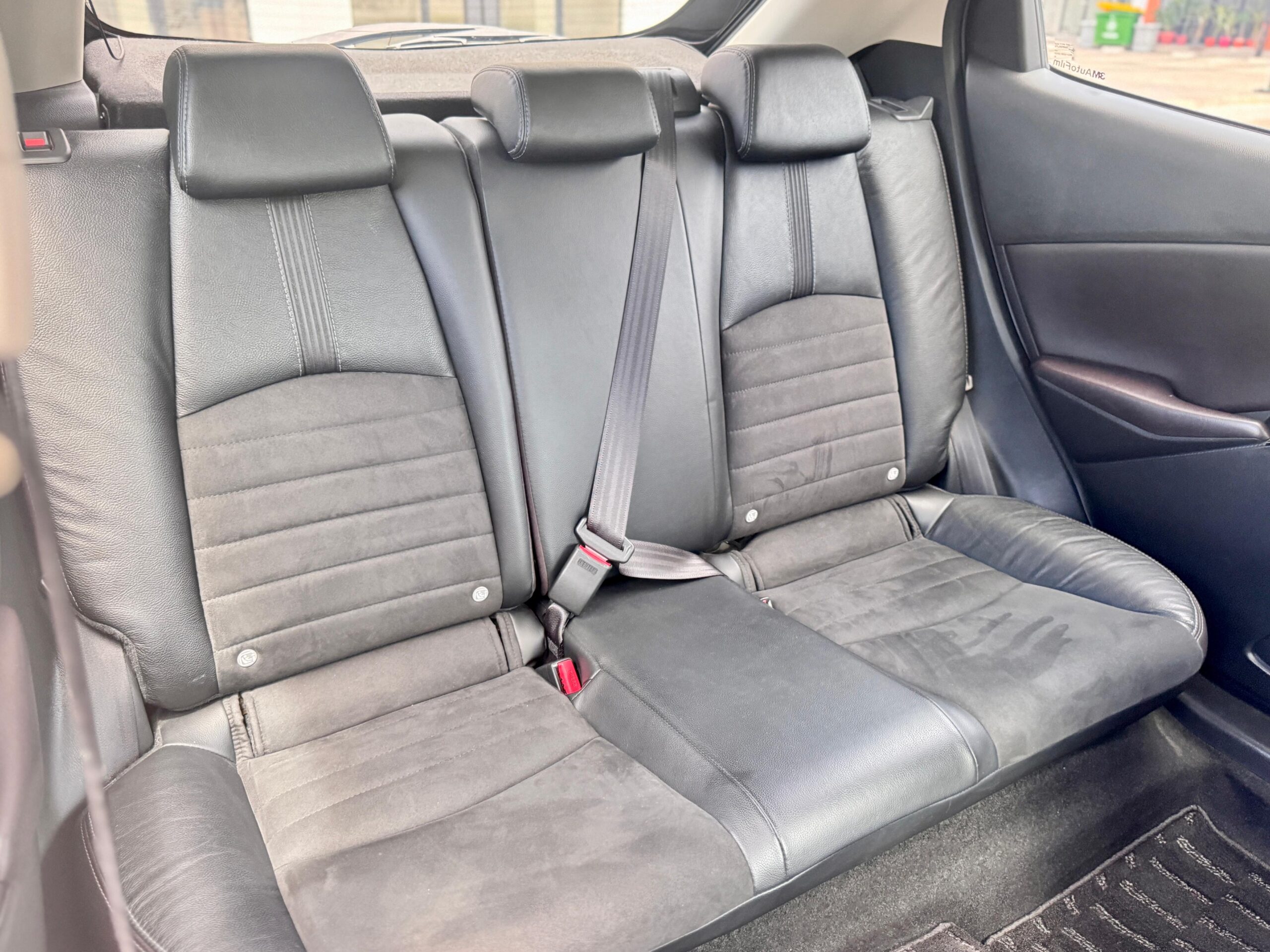 MAZDA 2 G AT HITAM 2018 - Gambar 13