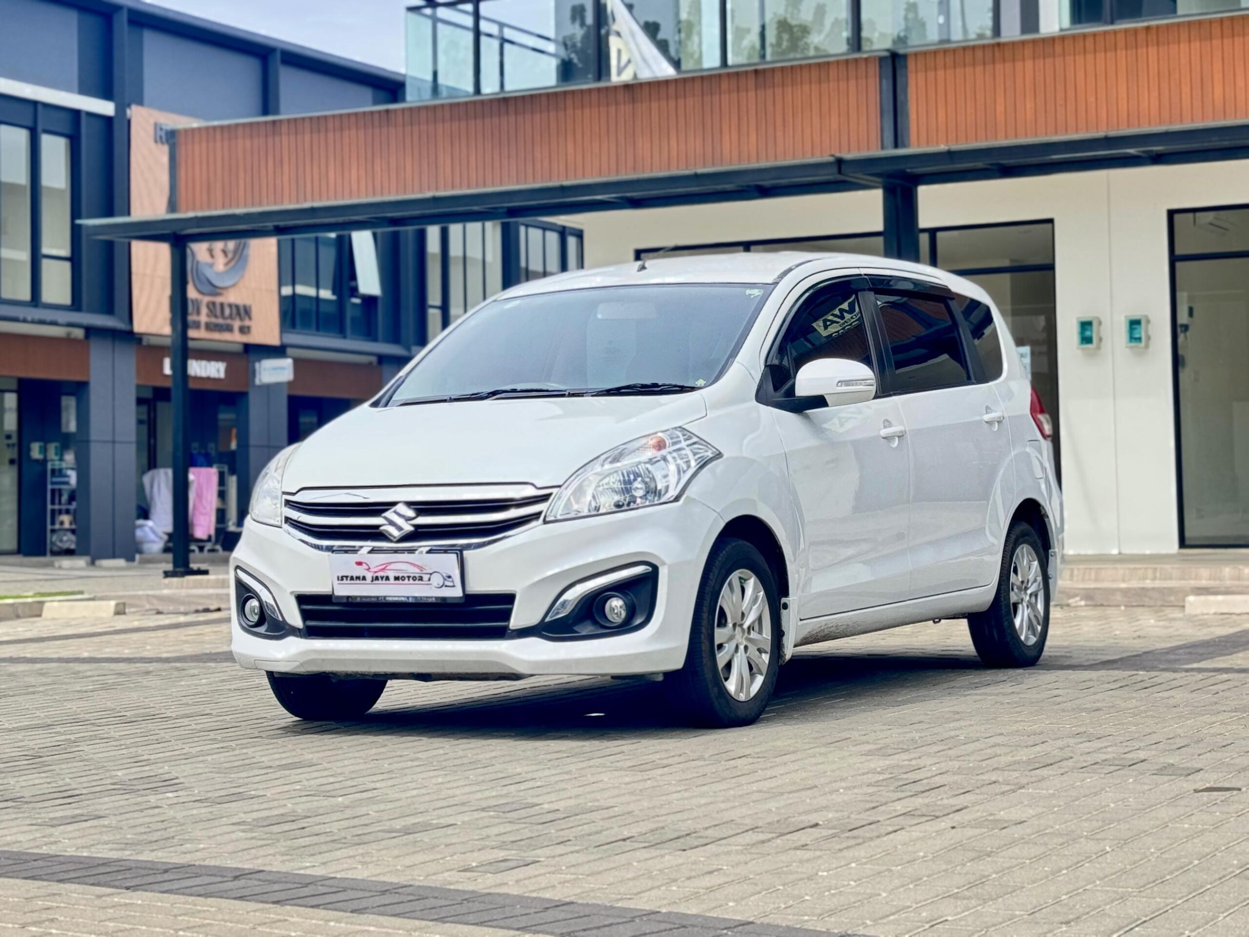 ERTIGA GX AT PUTIH 2016 - Gambar 3