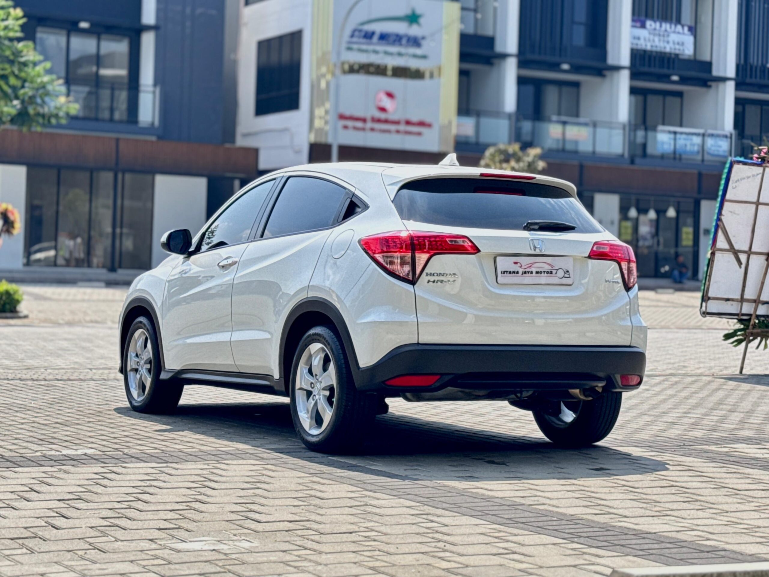 HRV E AT PUTIH 2015 - Gambar 4