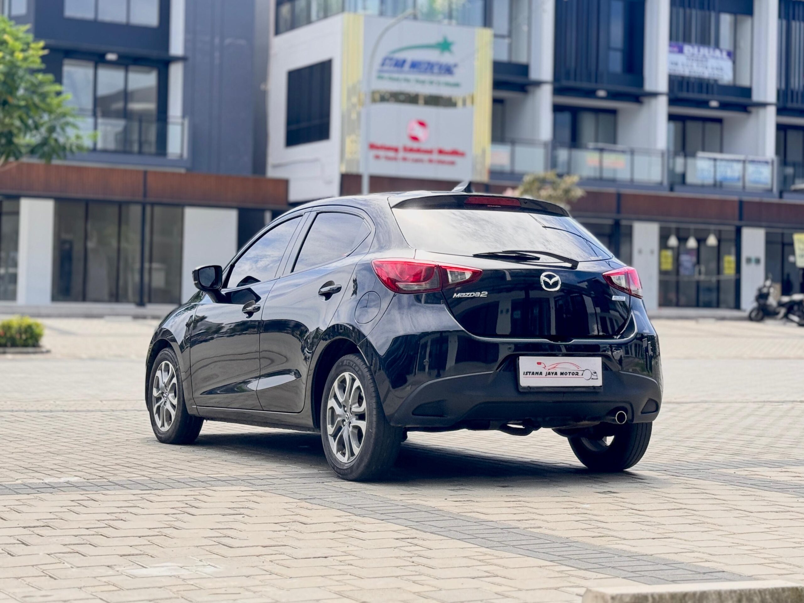 MAZDA 2 G AT HITAM 2018 - Gambar 4