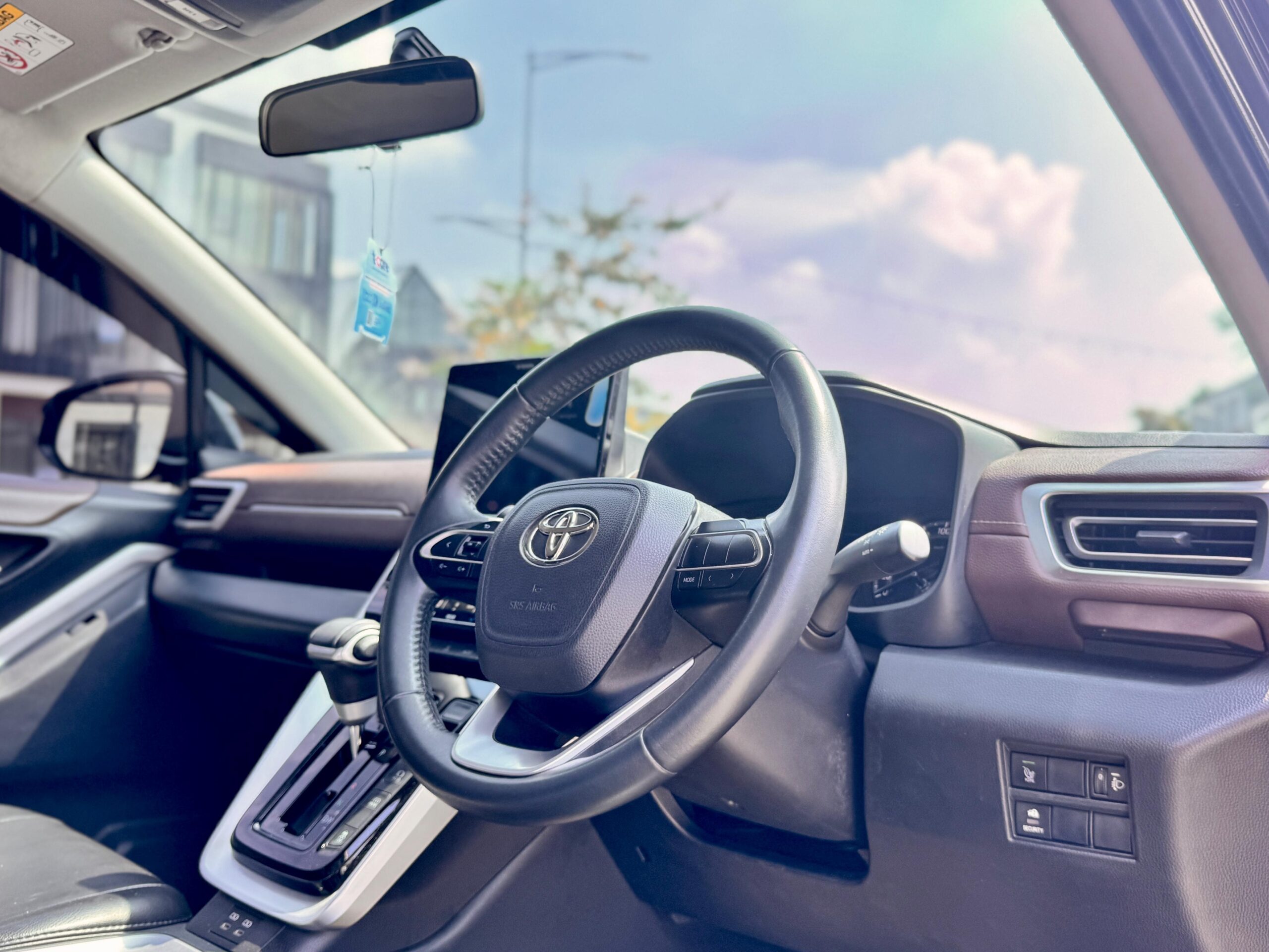 INNOVA ZENIX 2.0 V AT ABU 2022 - Gambar 10