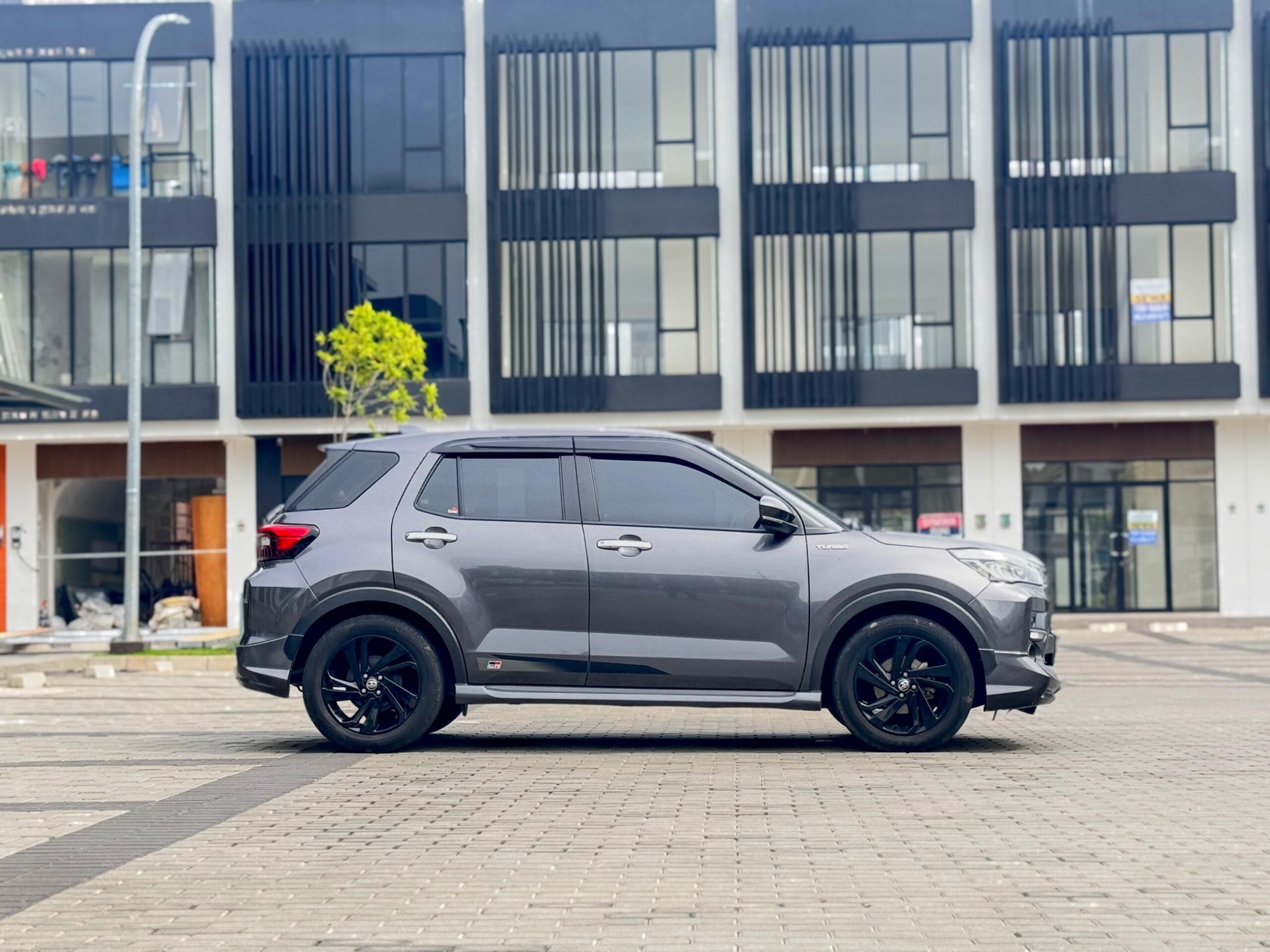 RAIZE 1.0 GR SPORT TSS AT ABU 2021 - Gambar 6