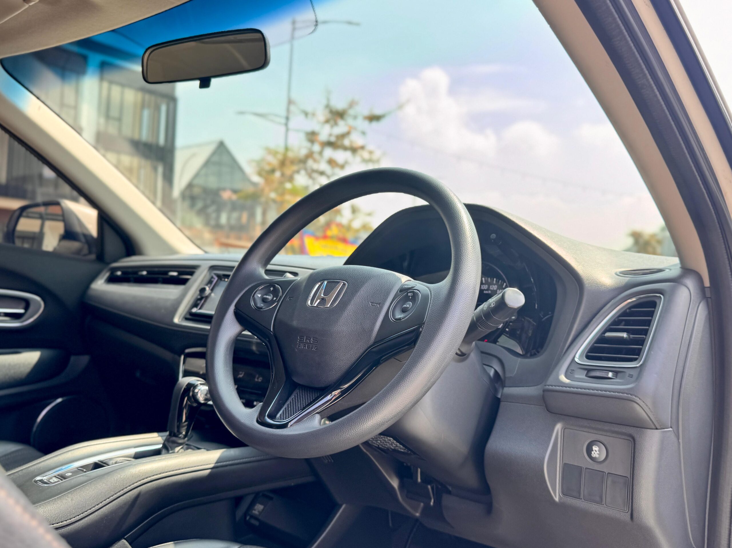 HRV E AT PUTIH 2015 - Gambar 9