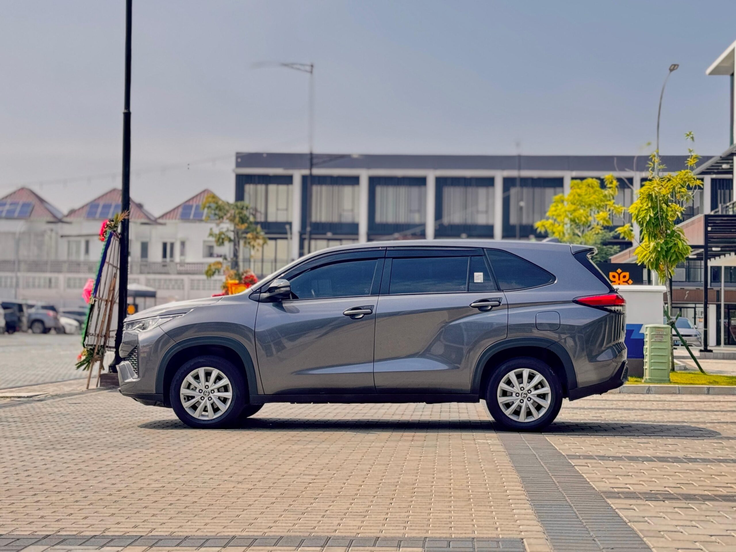 INNOVA ZENIX 2.0 V AT ABU 2022 - Gambar 7