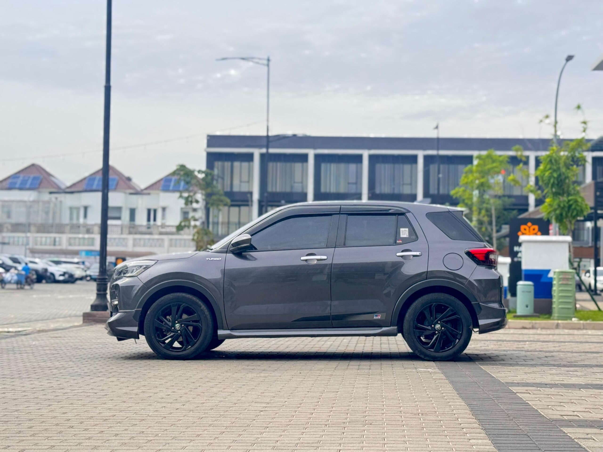 RAIZE 1.0 GR SPORT TSS AT ABU 2021 - Gambar 7