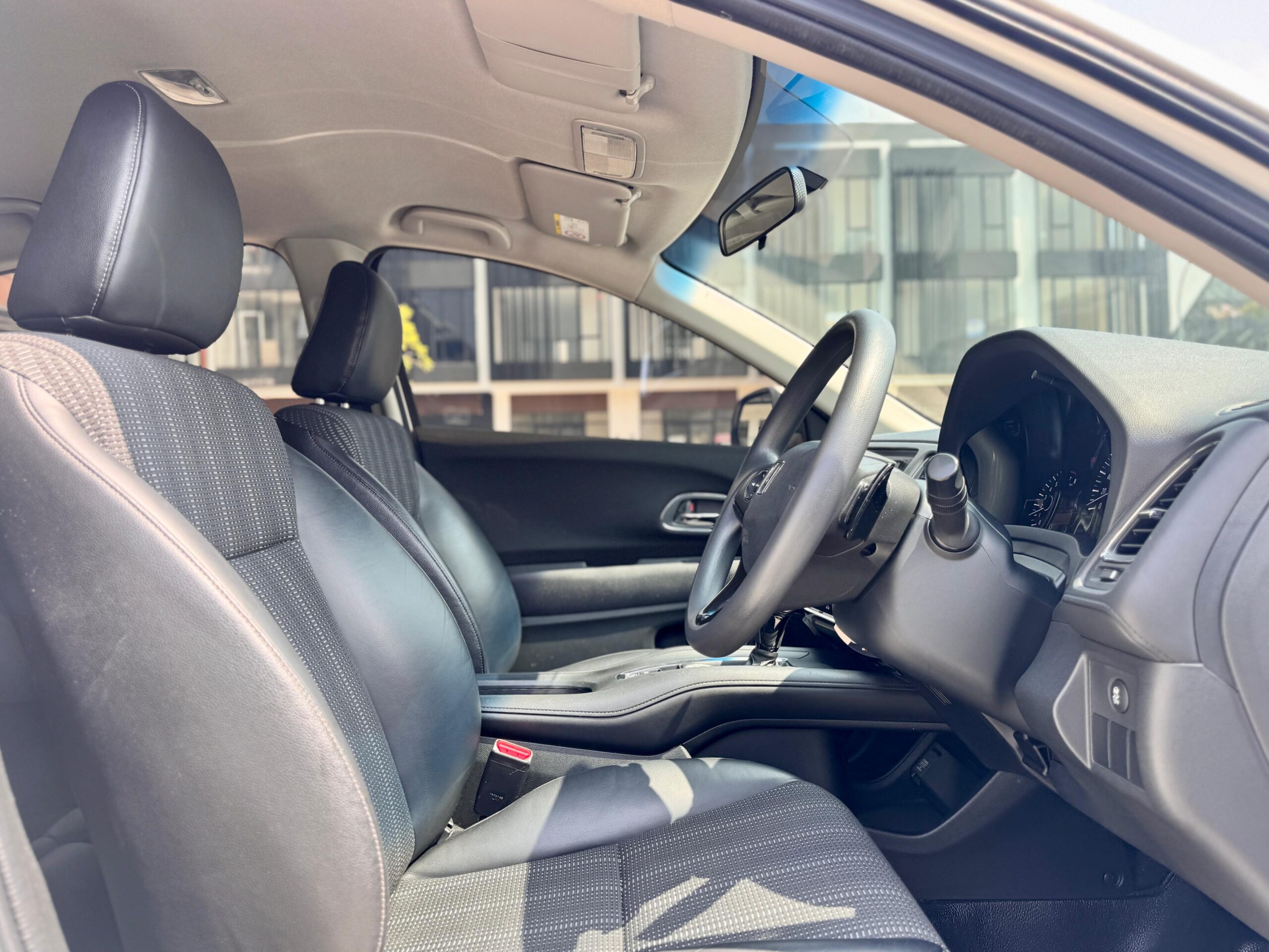 HRV E AT PUTIH 2015 - Gambar 12