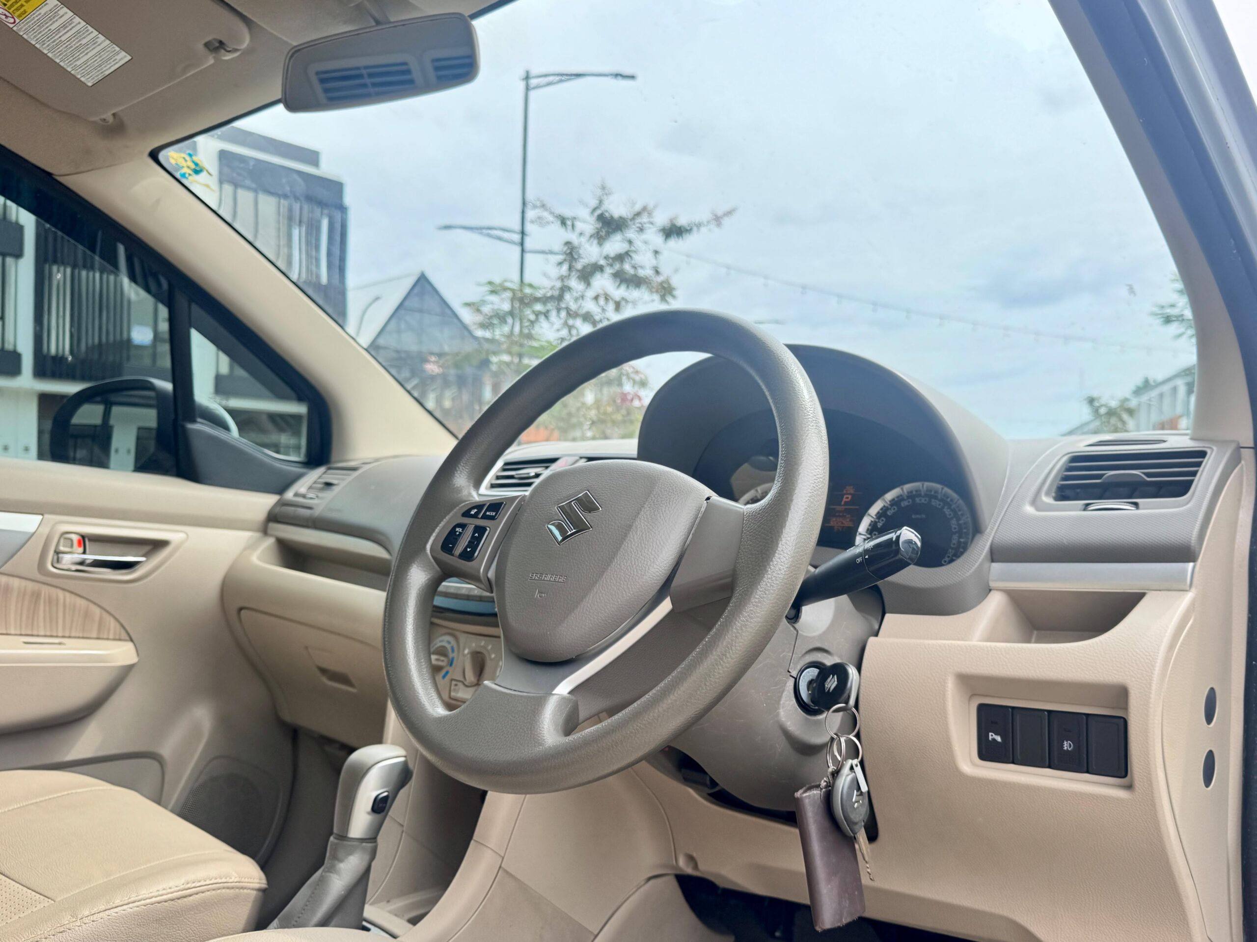 ERTIGA GX AT PUTIH 2016 - Gambar 9