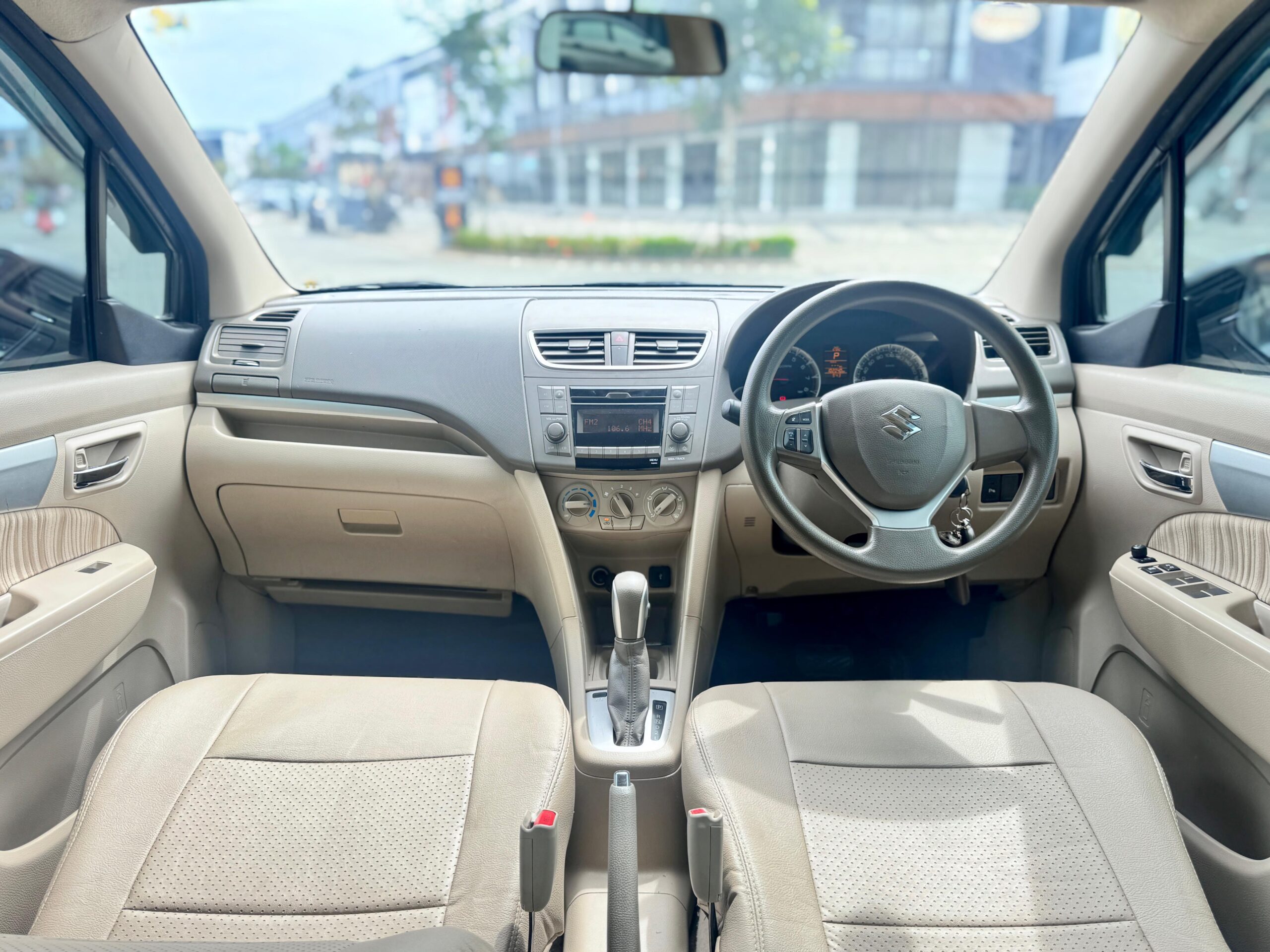 ERTIGA GX AT PUTIH 2016 - Gambar 11