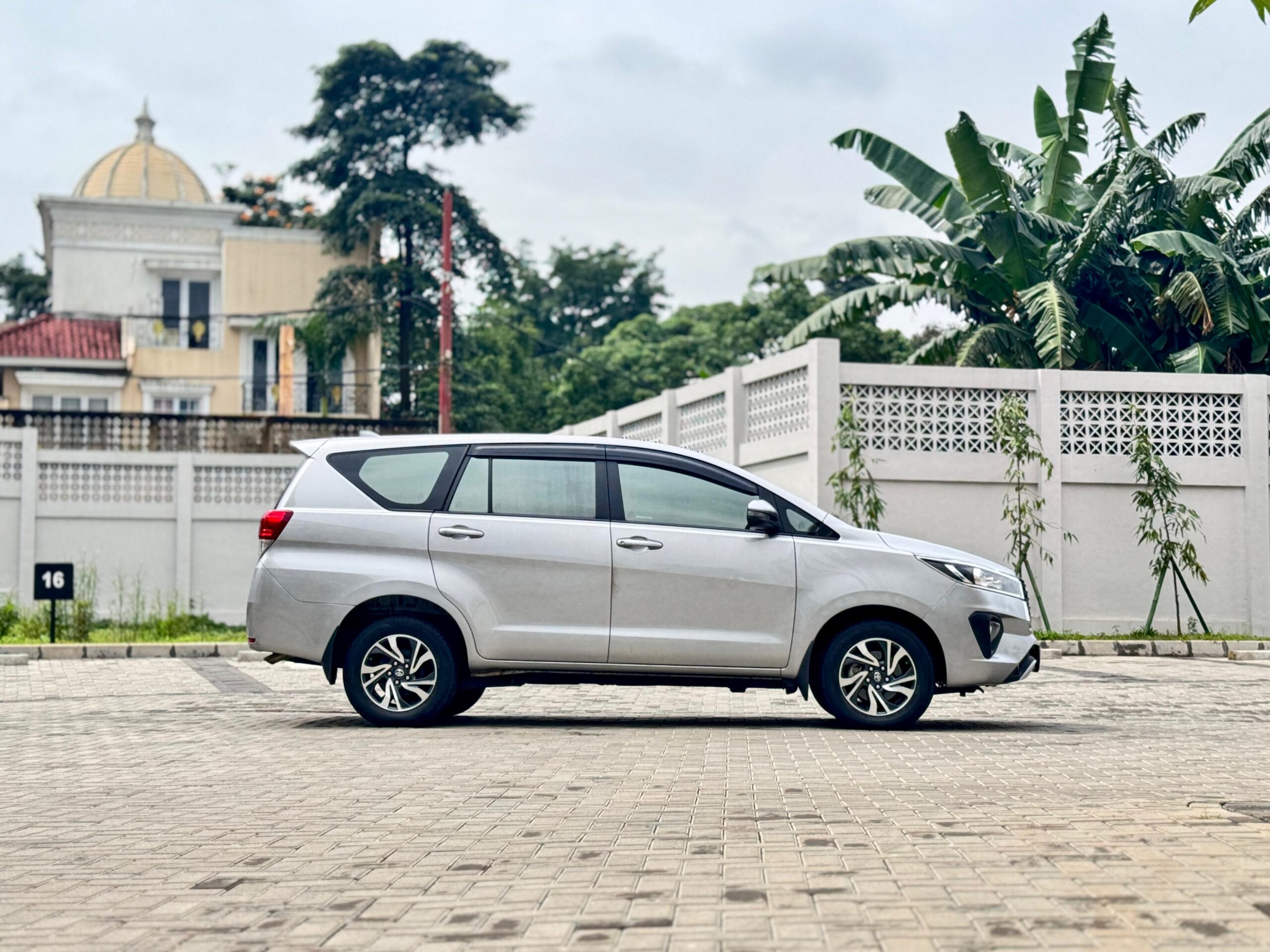INNOVA 2.4 G MT SILVER 2022 - Gambar 6