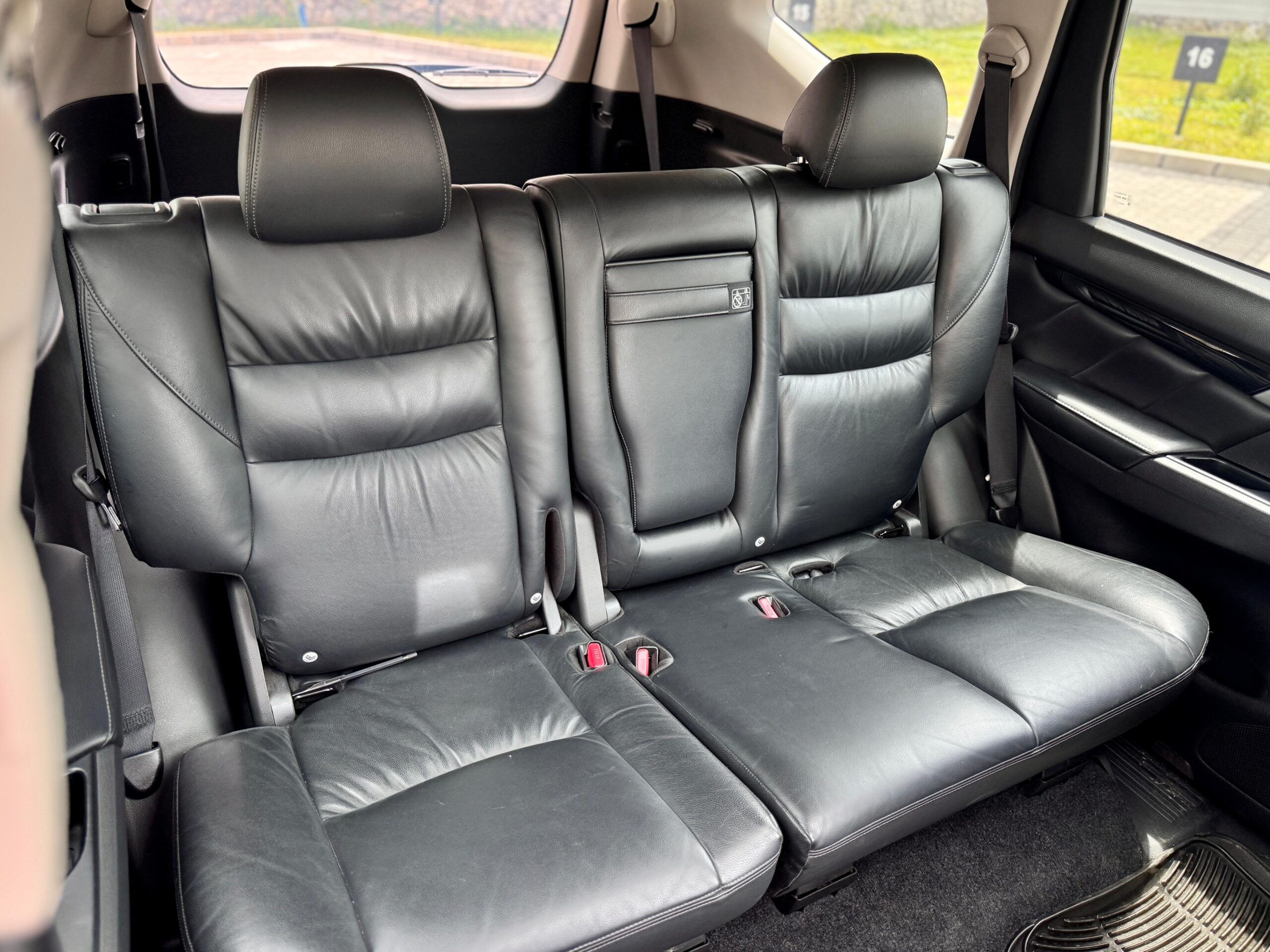 PAJERO SPORT DAKAR AT HITAM 2018 - Gambar 14