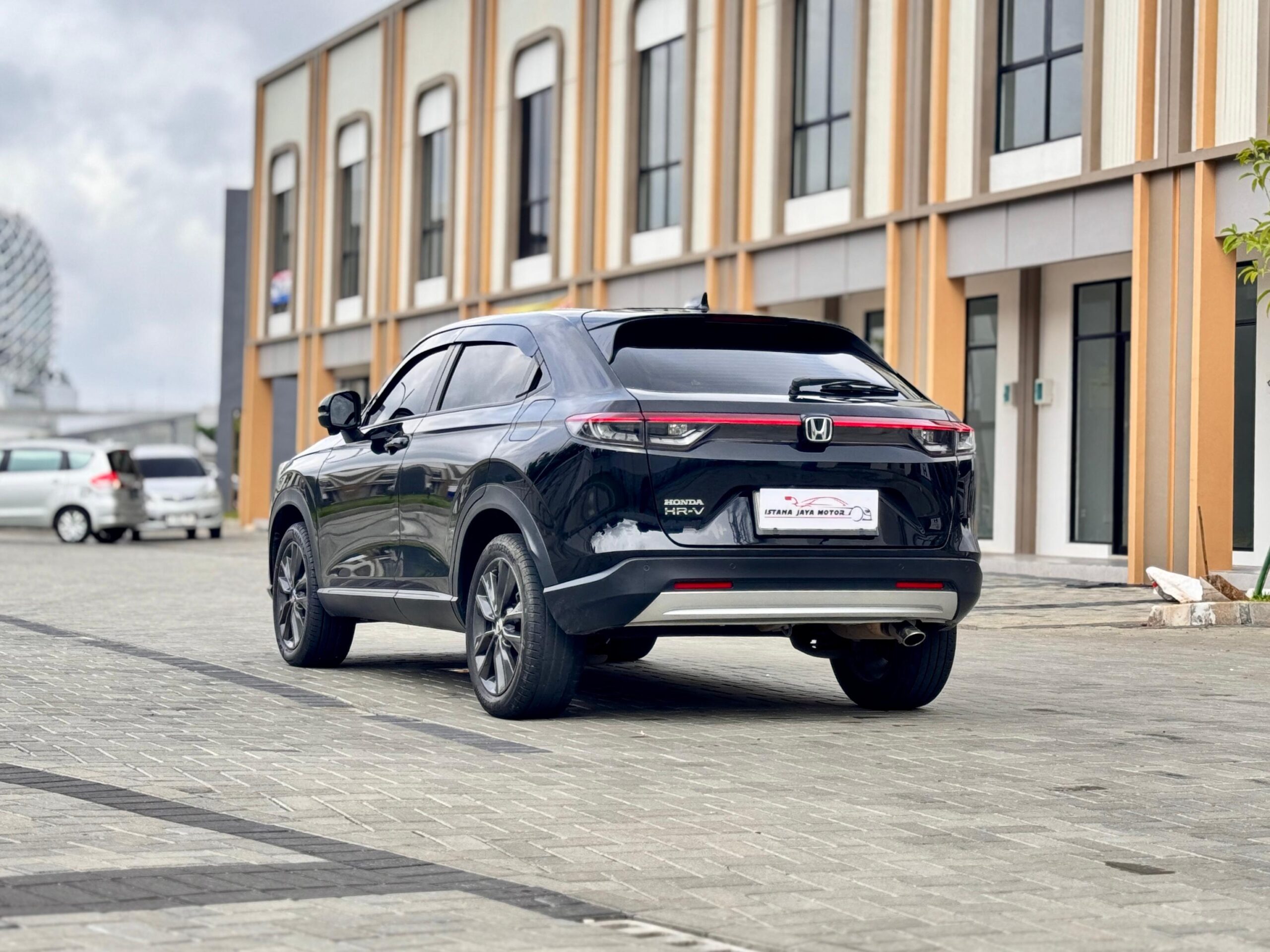 HRV SE AT HITAM 2022 - Gambar 4