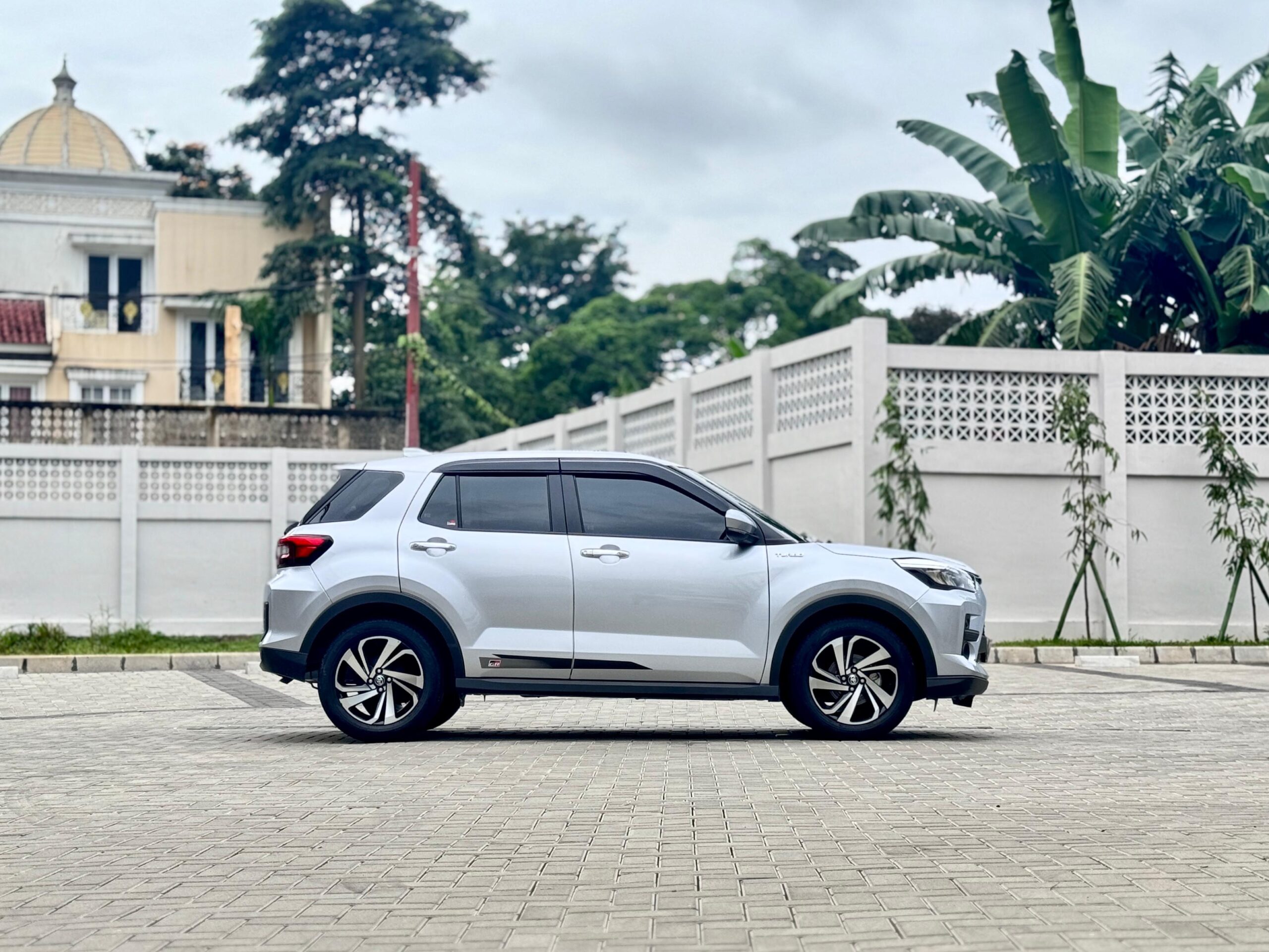 RAIZE 1.0 G AT SILVER 2025 - Gambar 5