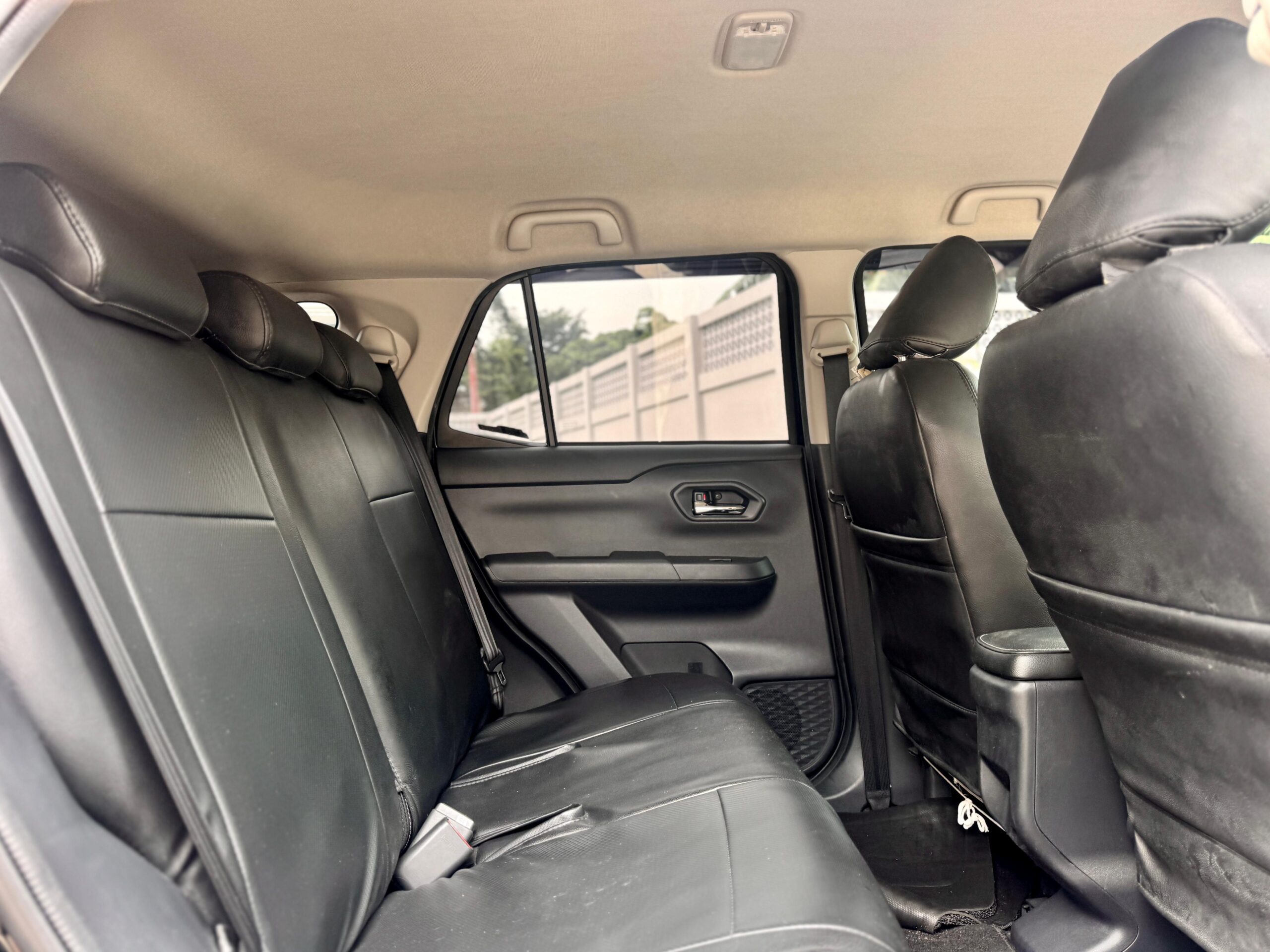 RAIZE 1.0 GR SPORT AT HITAM 2021 - Gambar 13