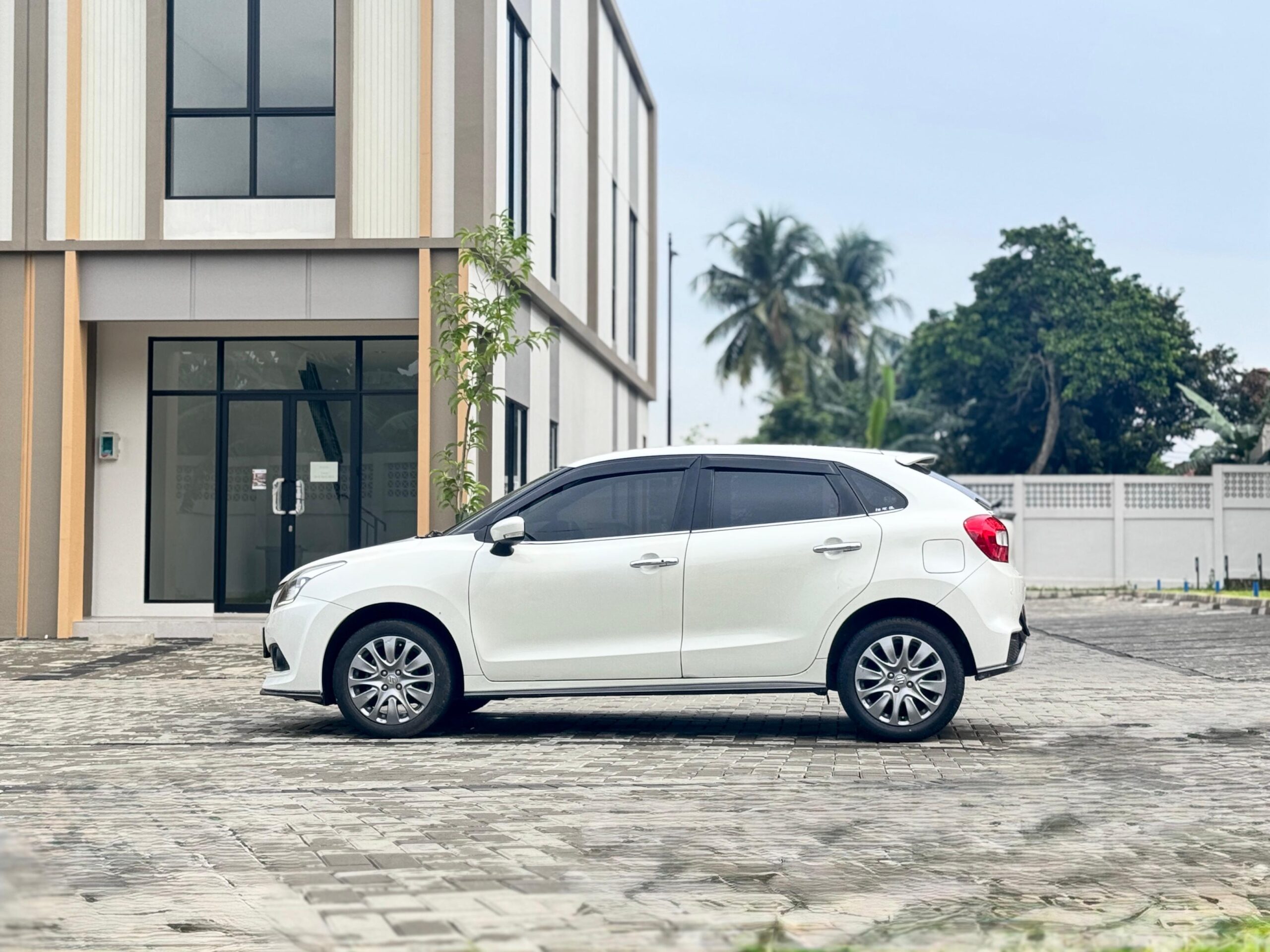 BALENO HB AT PUTIH 2019 - Gambar 6
