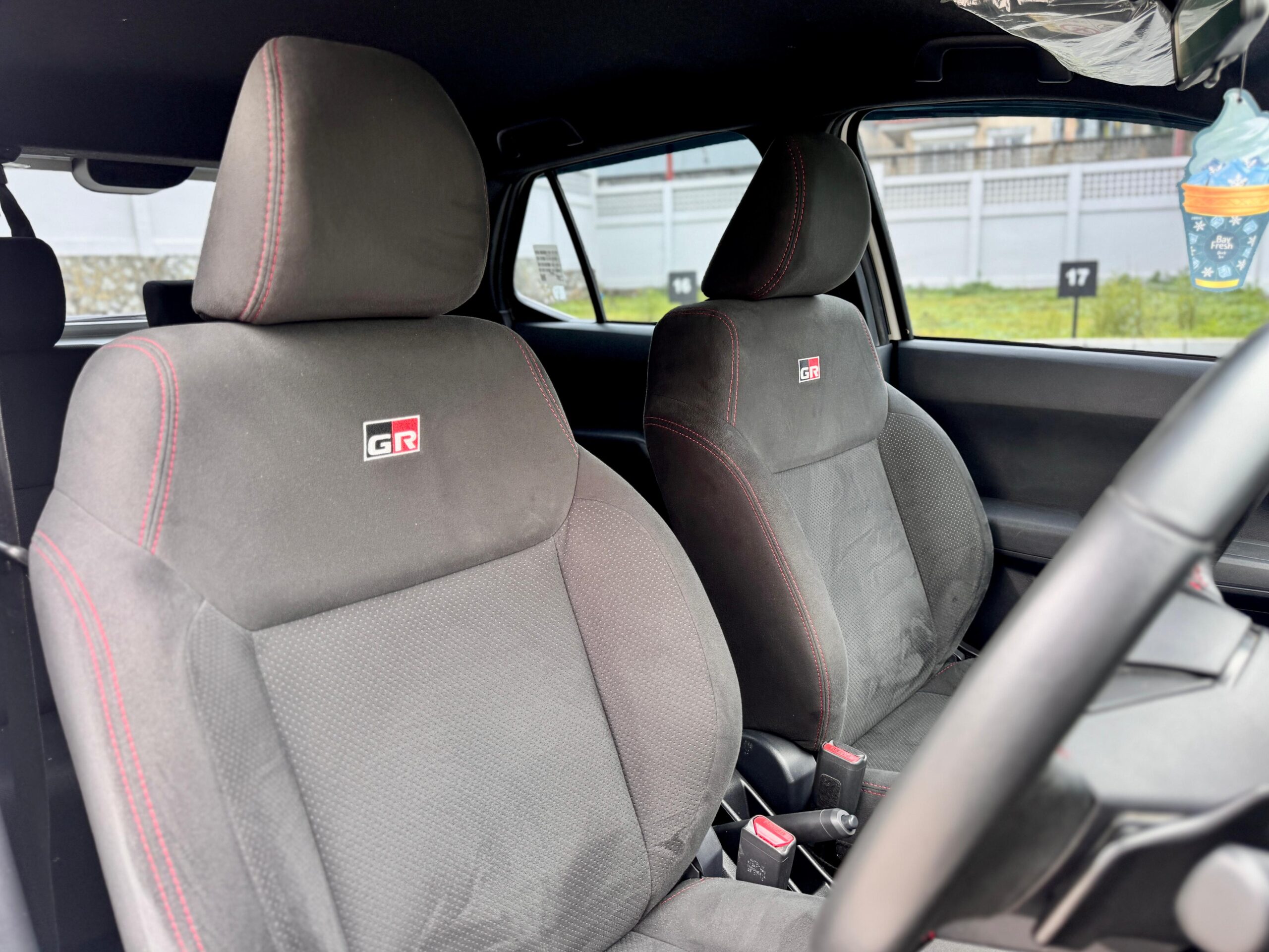 AGYA 1.2 GR SPORT AT PUTIH 2023 - Gambar 11